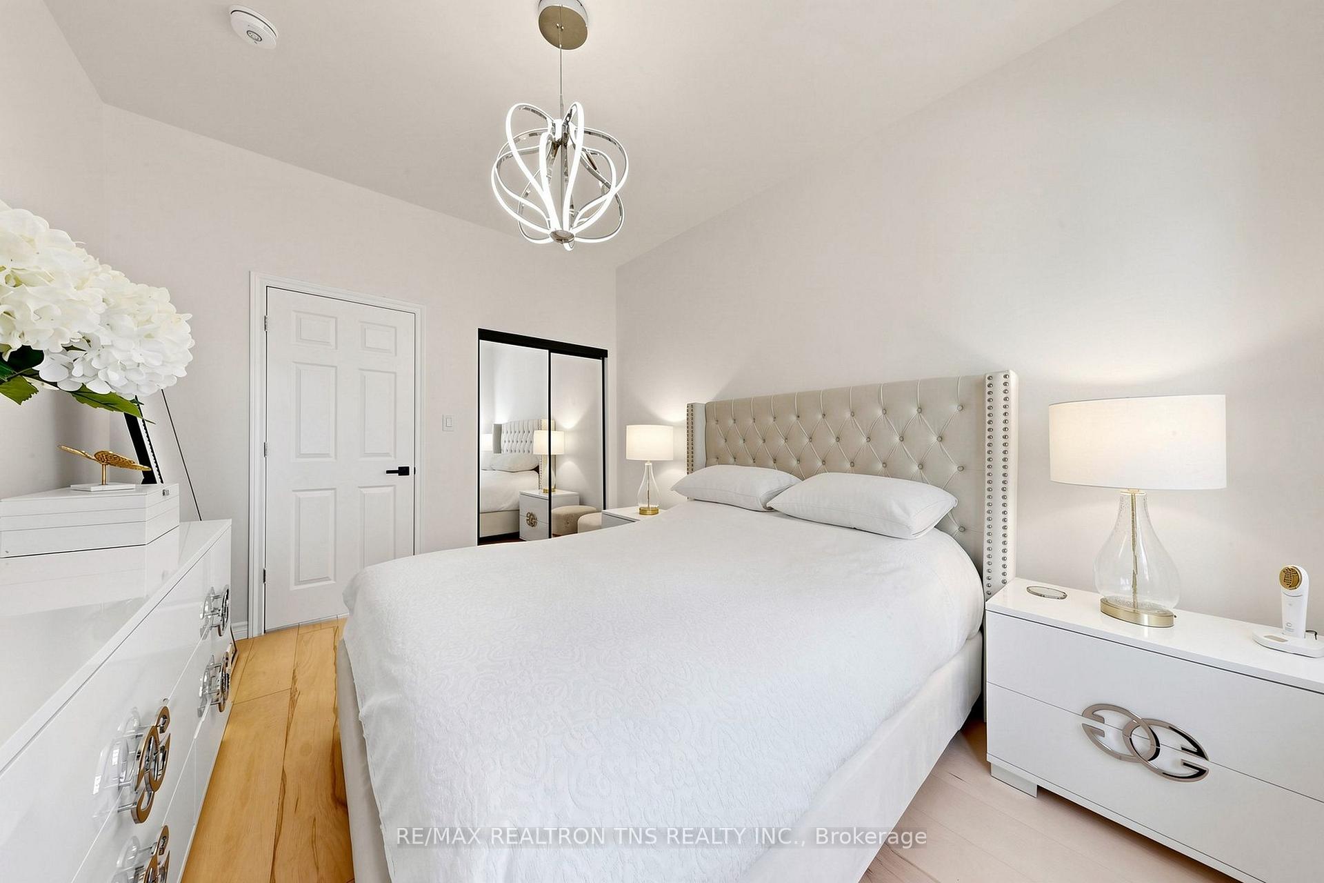 Photo 27 of 136 Glenvale Boulevard, Toronto, Leaside — HOMEH