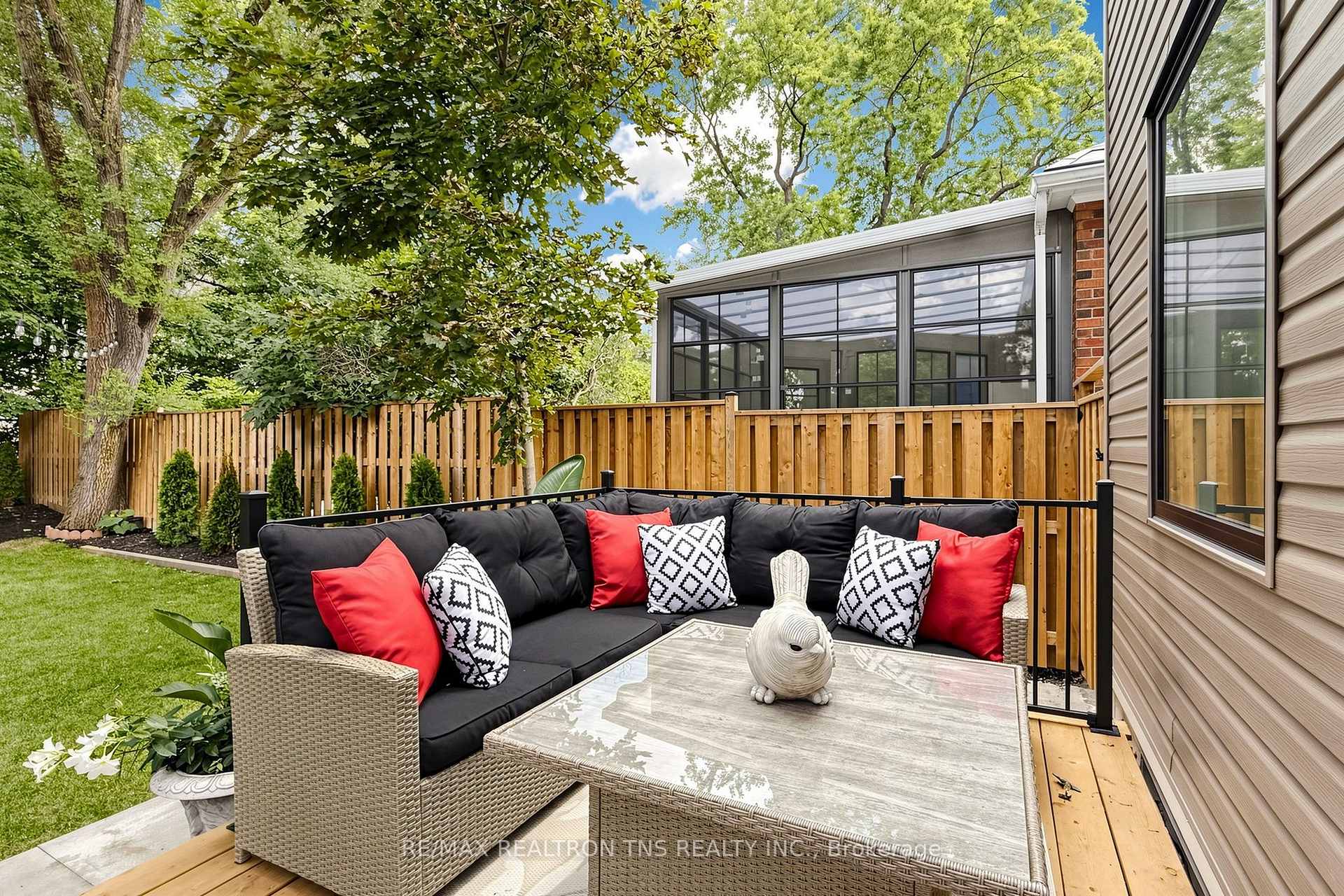 Photo 41 of 136 Glenvale Boulevard, Toronto, Leaside — HOMEH