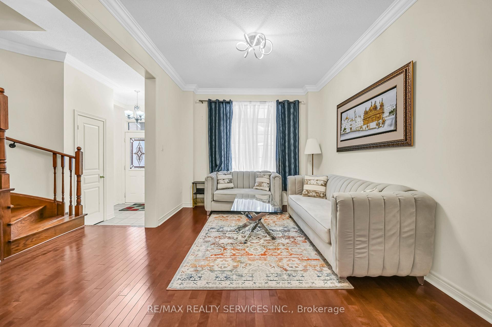 Photo 6 of 3 Bellcrest Road, Brampton, Credit Valley — HOMEH