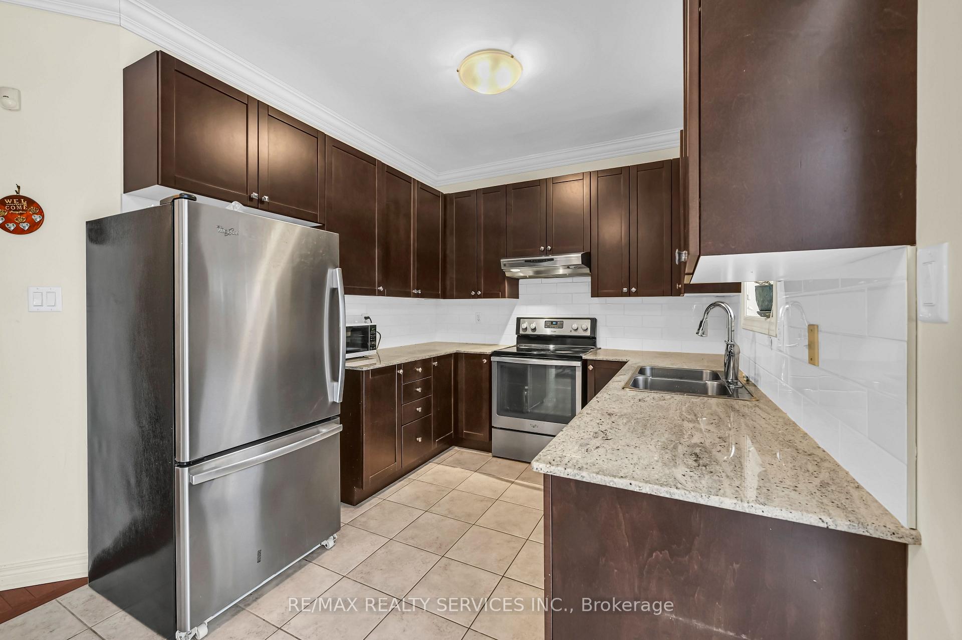 Photo 12 of 3 Bellcrest Road, Brampton, Credit Valley — HOMEH