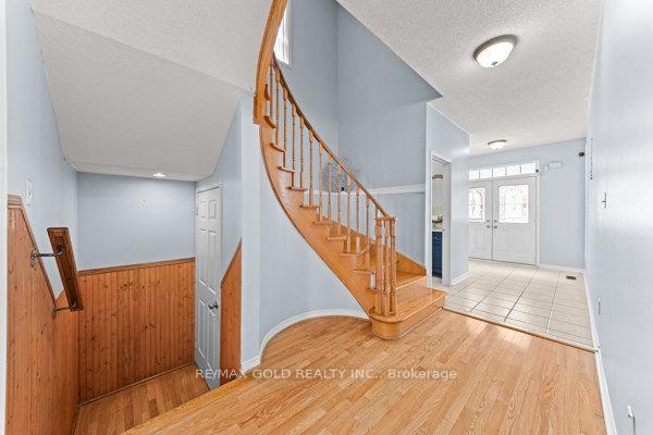 Photo 8 of 14 Beckenham Road, Brampton, Bram East — HOMEH