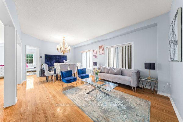 Photo 10 of 14 Beckenham Road, Brampton, Bram East — HOMEH