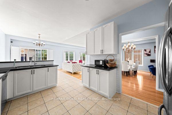 Photo 15 of 14 Beckenham Road, Brampton, Bram East — HOMEH