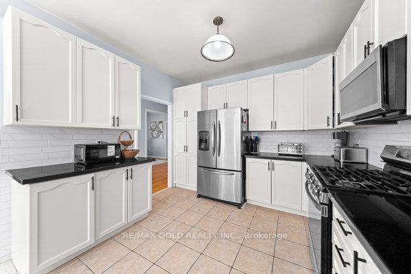 Photo 16 of 14 Beckenham Road, Brampton, Bram East — HOMEH