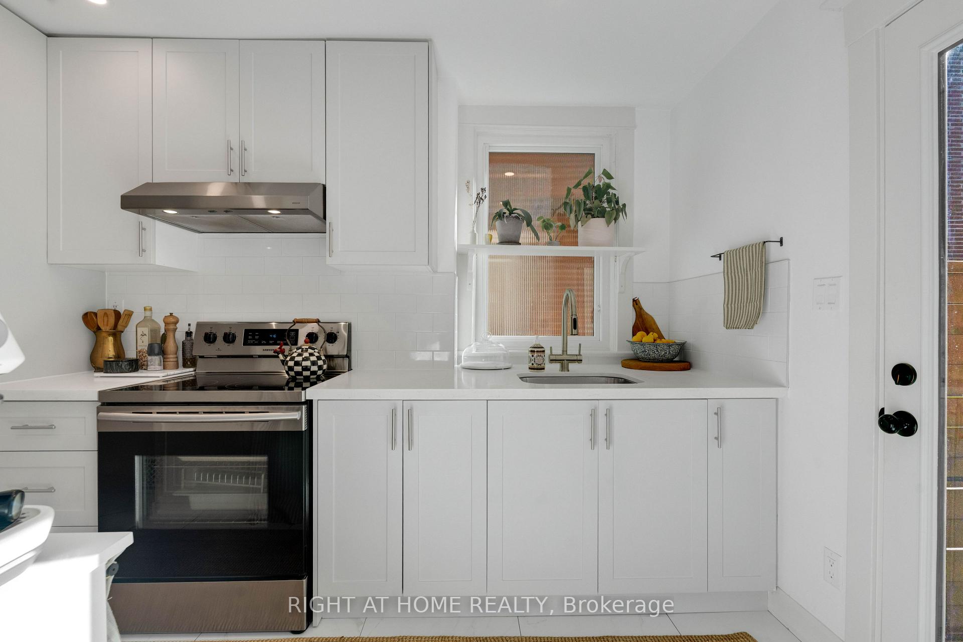 Photo 10 of 1642 Dufferin Street, Toronto, Corso Italia-Davenport — HOMEH