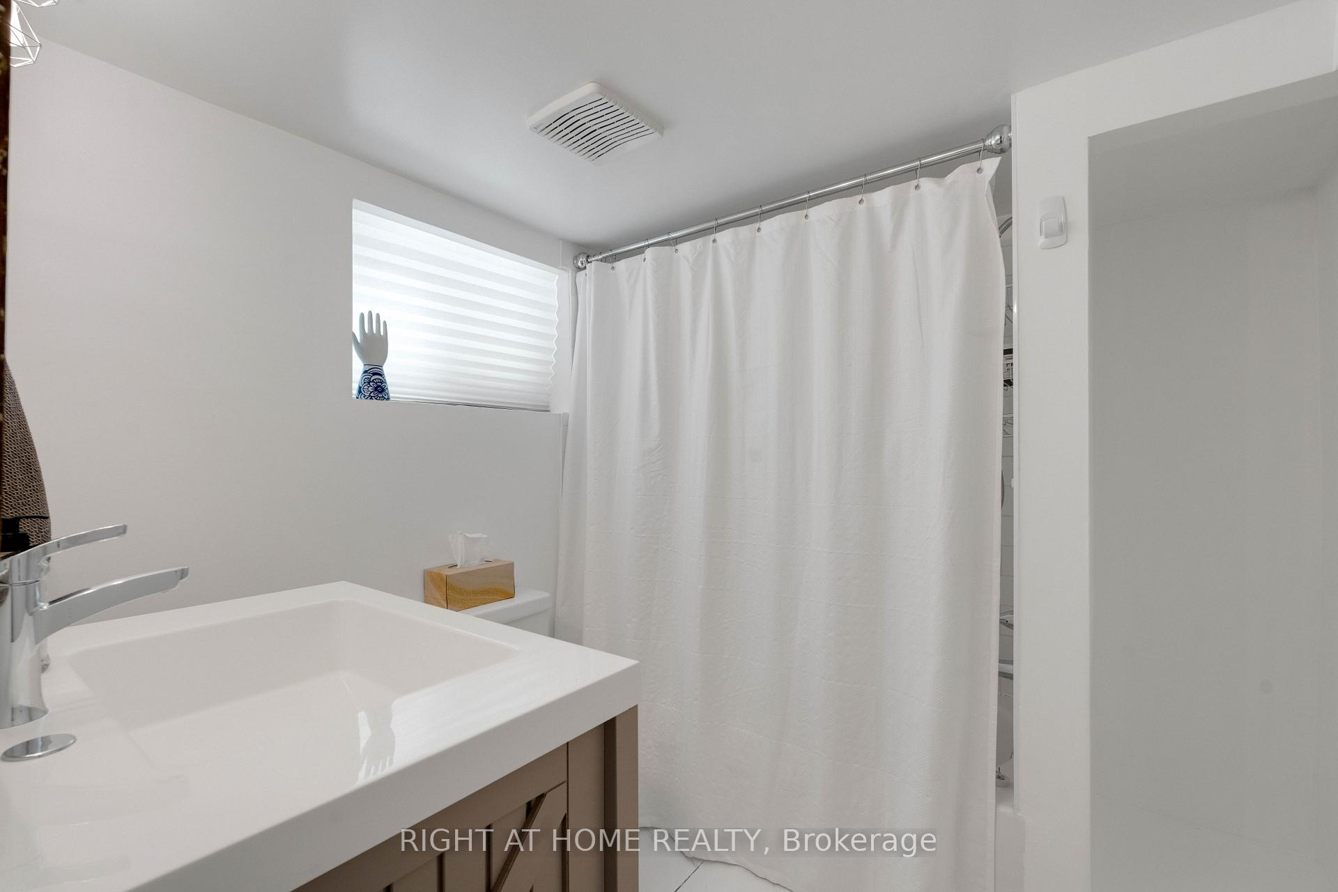 Photo 23 of 1642 Dufferin Street, Toronto, Corso Italia-Davenport — HOMEH