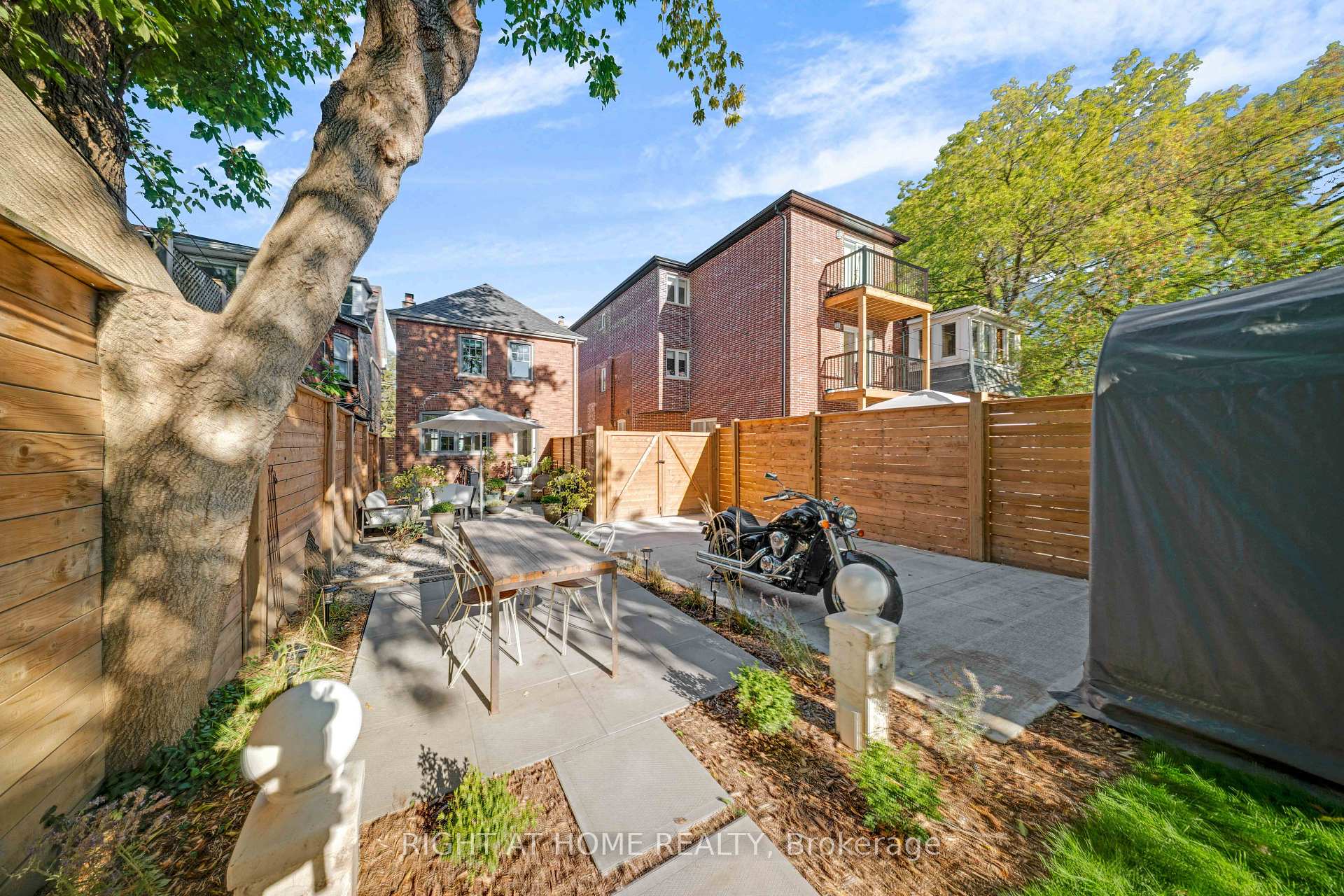 Photo 24 of 1642 Dufferin Street, Toronto, Corso Italia-Davenport — HOMEH