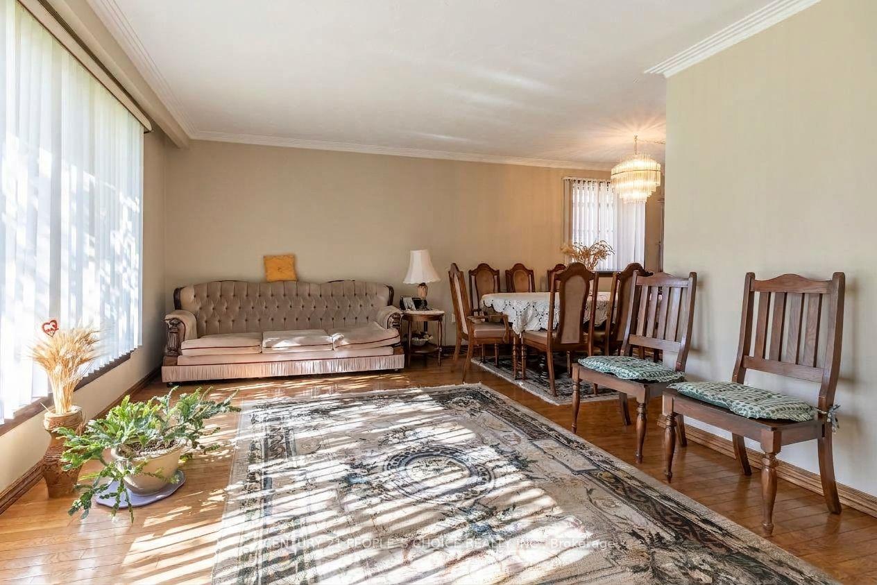 Photo 9 of 228 Jeffcoat Drive, Etobicoke, West Humber-Clairville — HOMEH