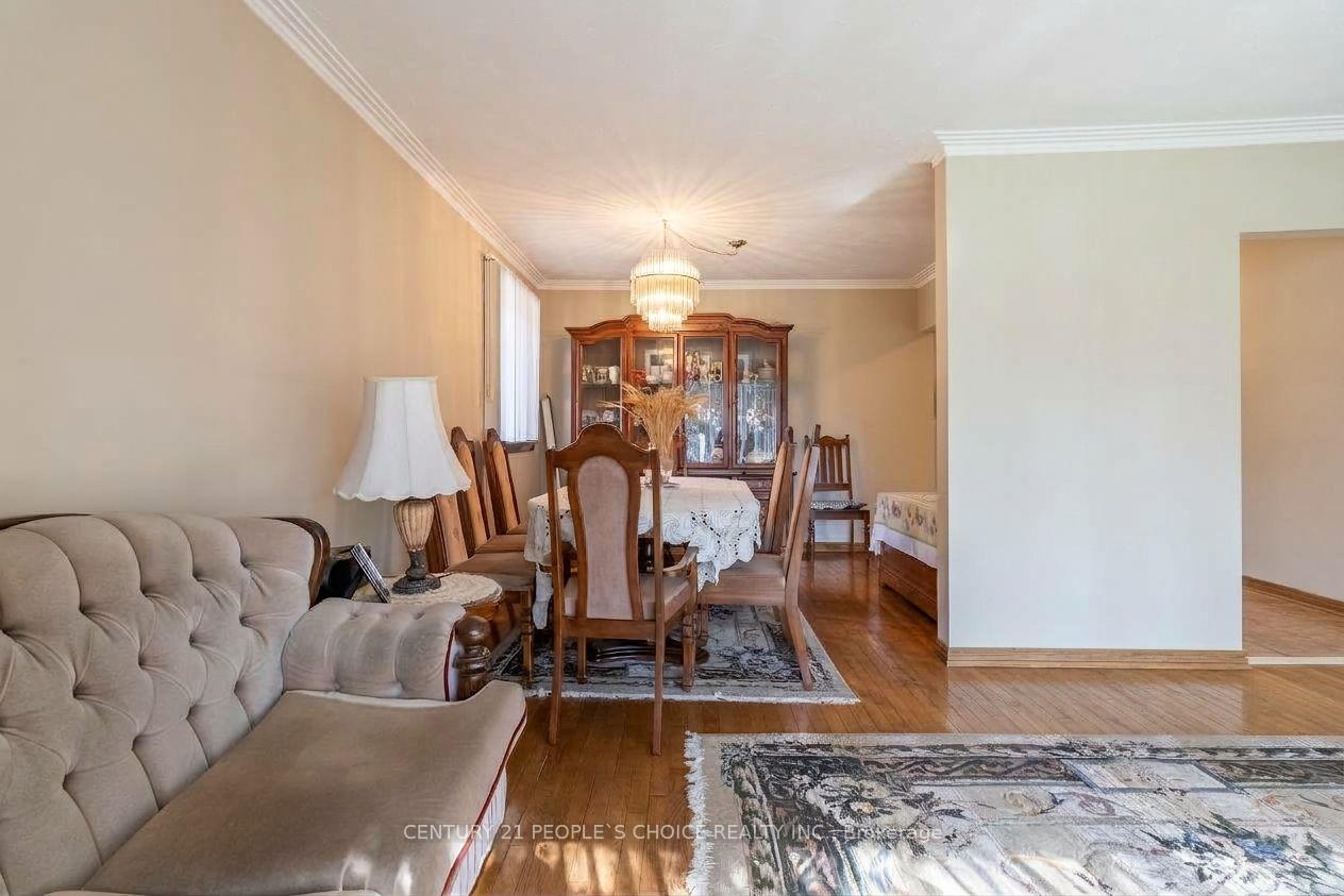 Photo 10 of 228 Jeffcoat Drive, Etobicoke, West Humber-Clairville — HOMEH