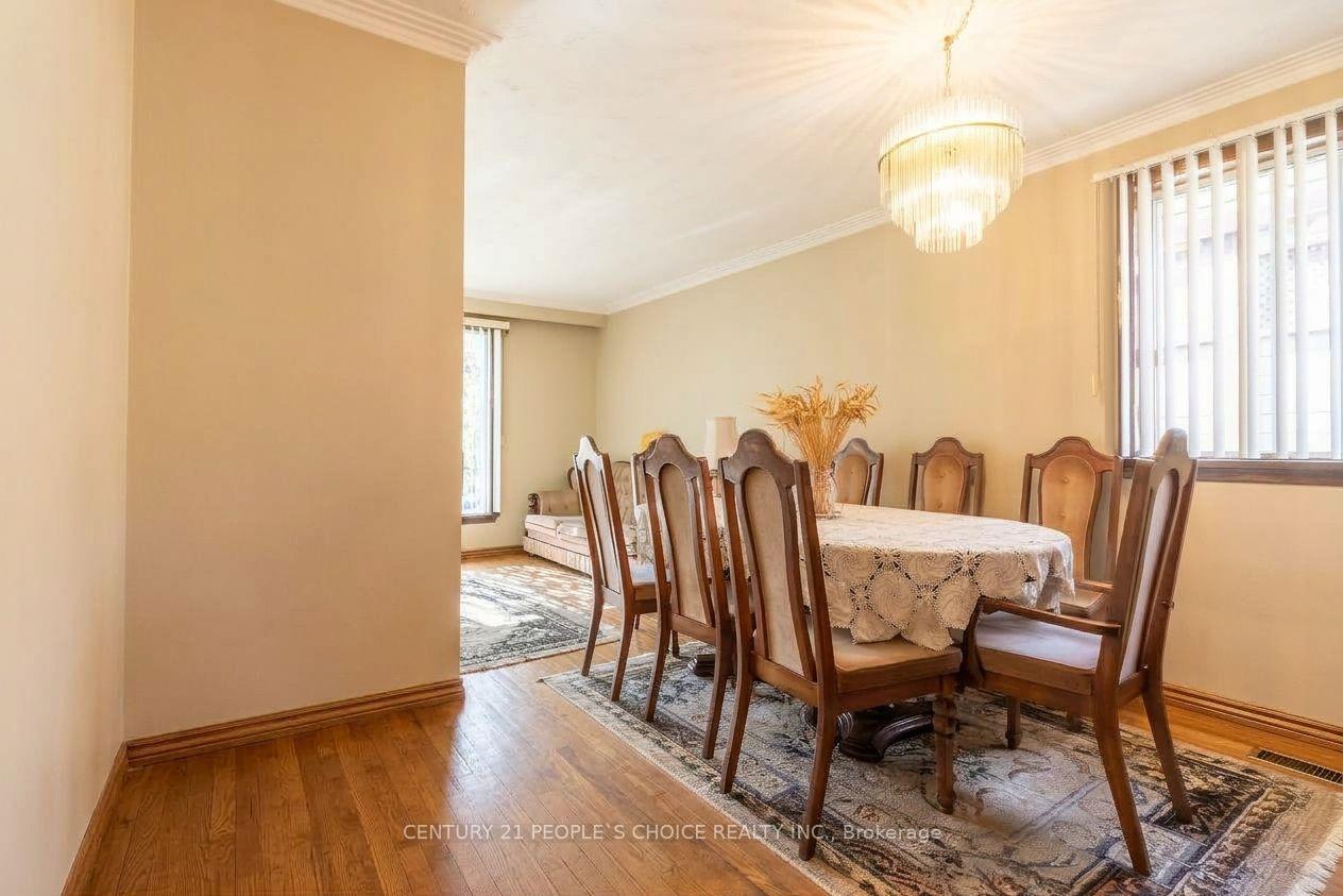 Photo 11 of 228 Jeffcoat Drive, Etobicoke, West Humber-Clairville — HOMEH