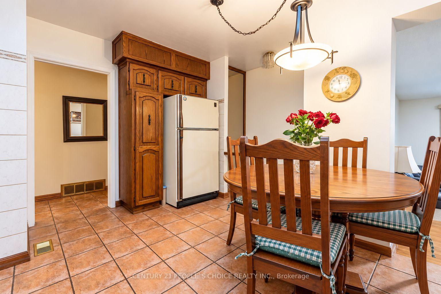 Photo 12 of 228 Jeffcoat Drive, Etobicoke, West Humber-Clairville — HOMEH