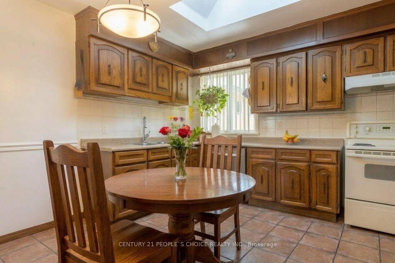 Photo 16 of 228 Jeffcoat Drive, Etobicoke, West Humber-Clairville — HOMEH