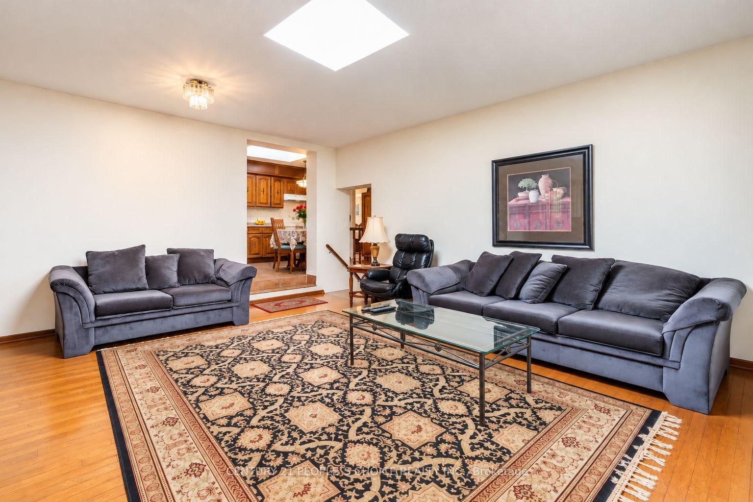 Photo 17 of 228 Jeffcoat Drive, Etobicoke, West Humber-Clairville — HOMEH