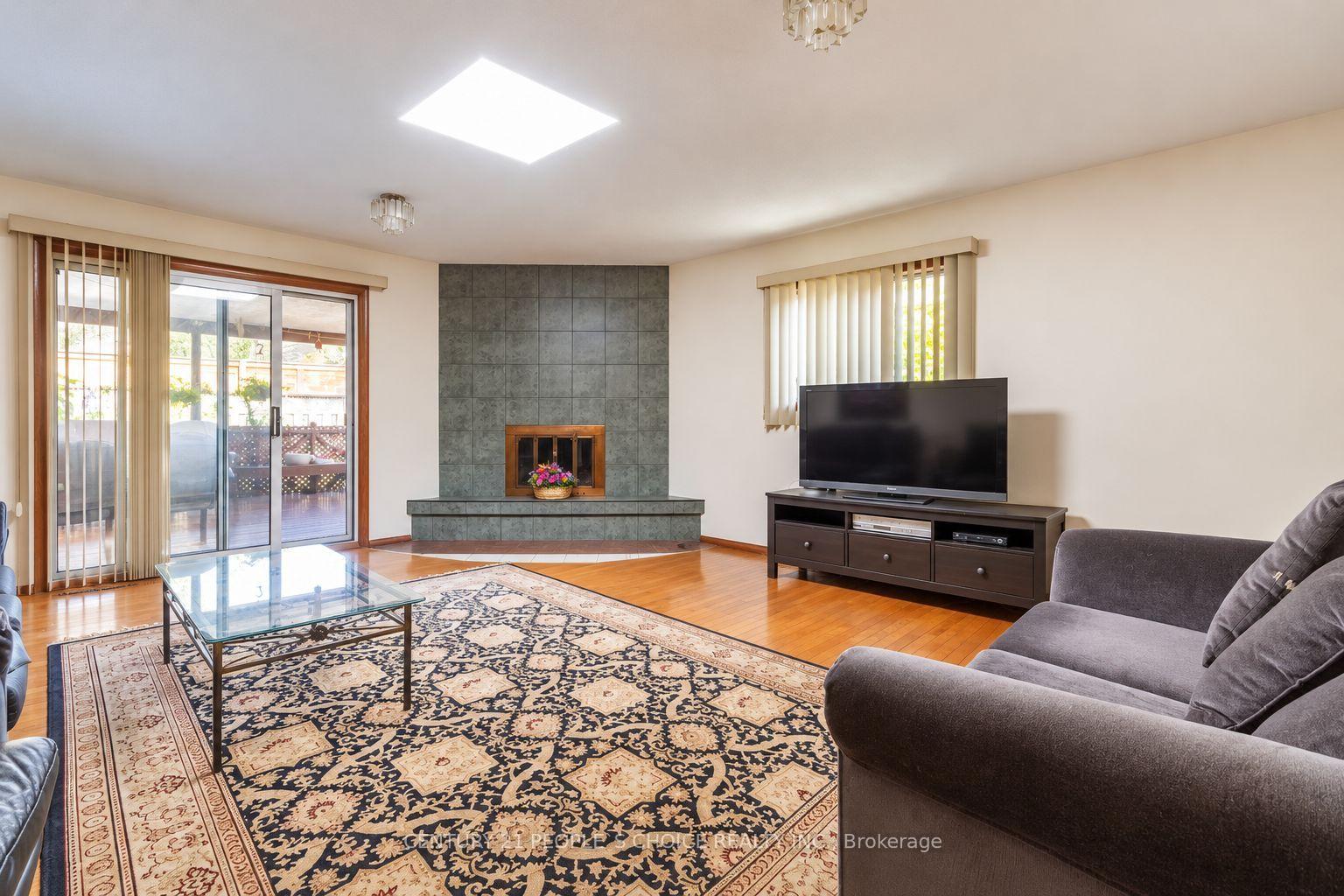 Photo 20 of 228 Jeffcoat Drive, Etobicoke, West Humber-Clairville — HOMEH