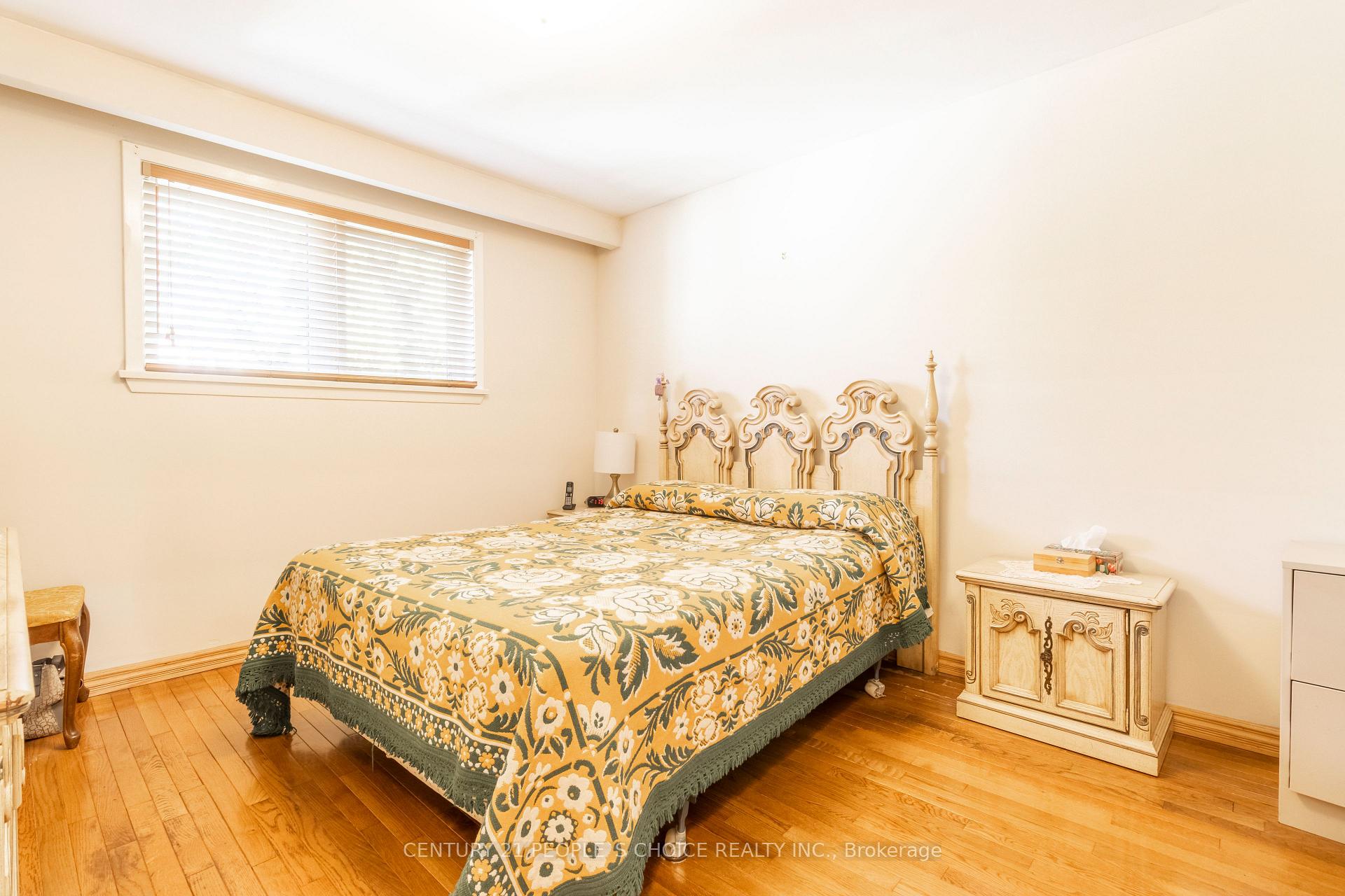 Photo 22 of 228 Jeffcoat Drive, Etobicoke, West Humber-Clairville — HOMEH