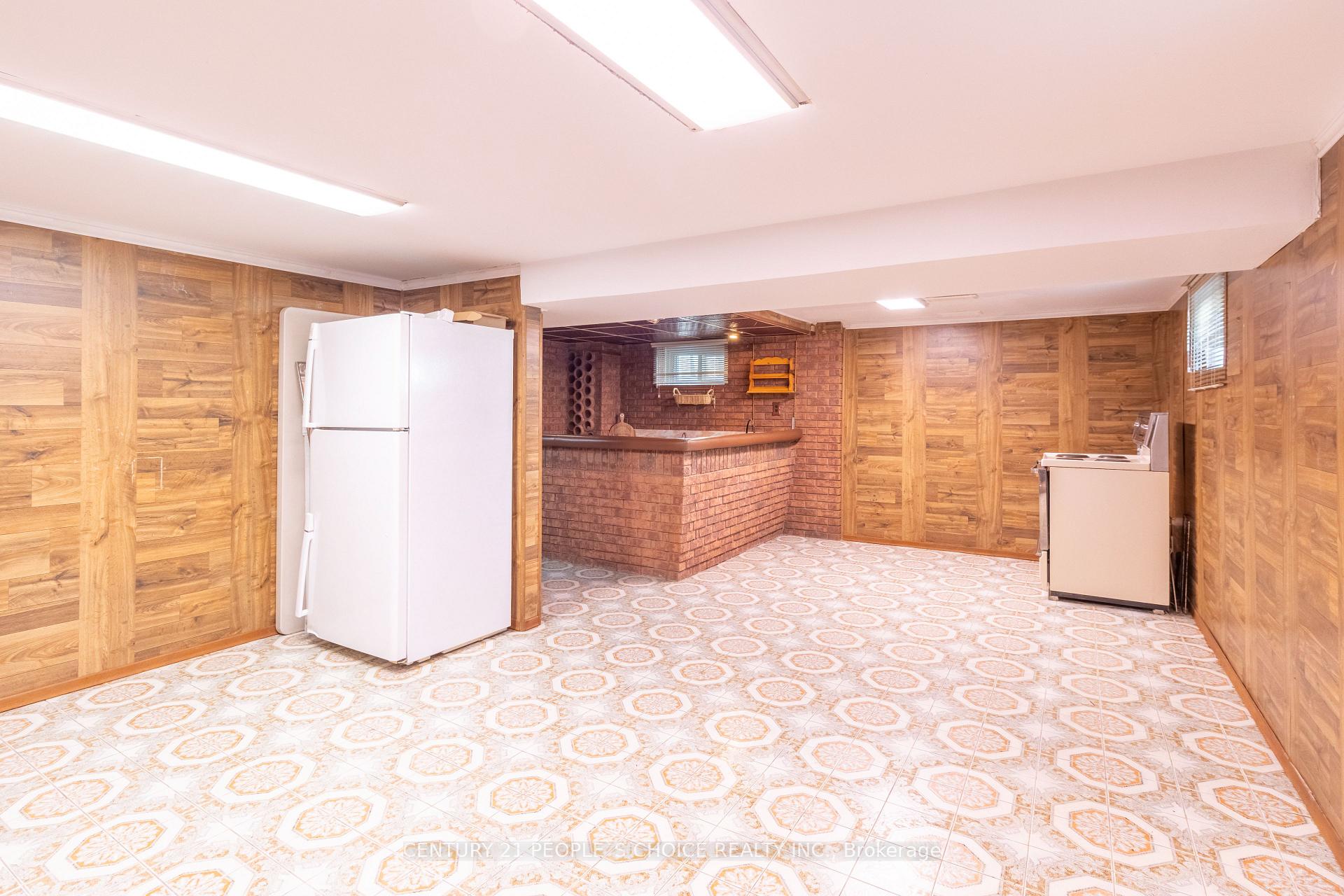 Photo 31 of 228 Jeffcoat Drive, Etobicoke, West Humber-Clairville — HOMEH