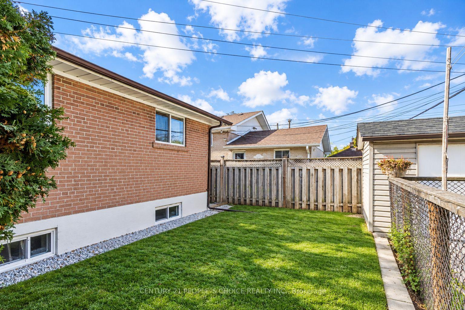 Photo 35 of 228 Jeffcoat Drive, Etobicoke, West Humber-Clairville — HOMEH