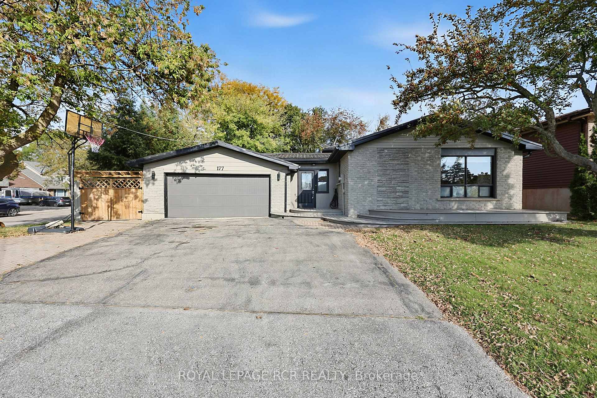 Photo of 177 King Street S