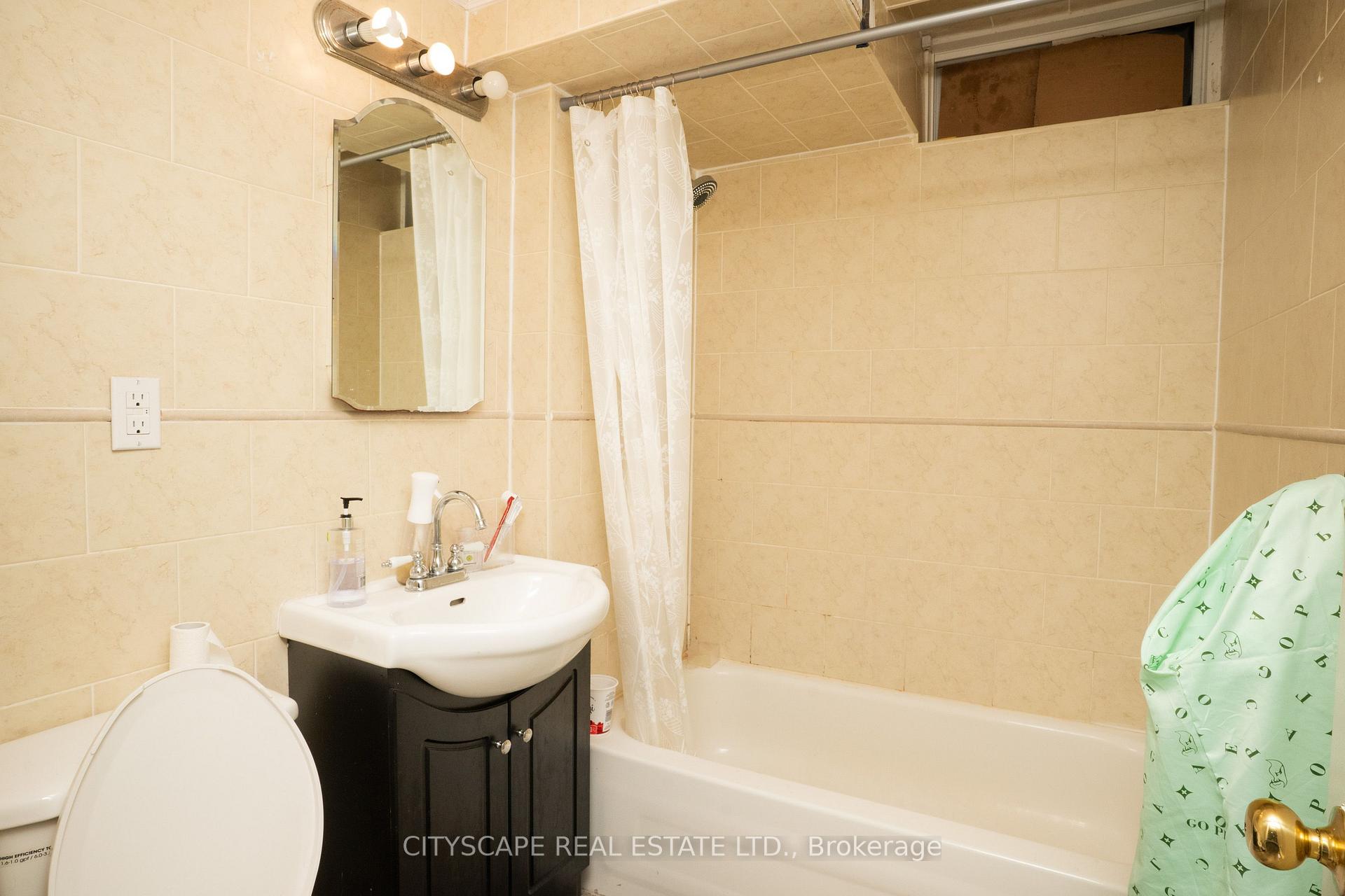 Photo 42 of 54 Albright Road, Brampton, Fletcher's Creek Village — HOMEH