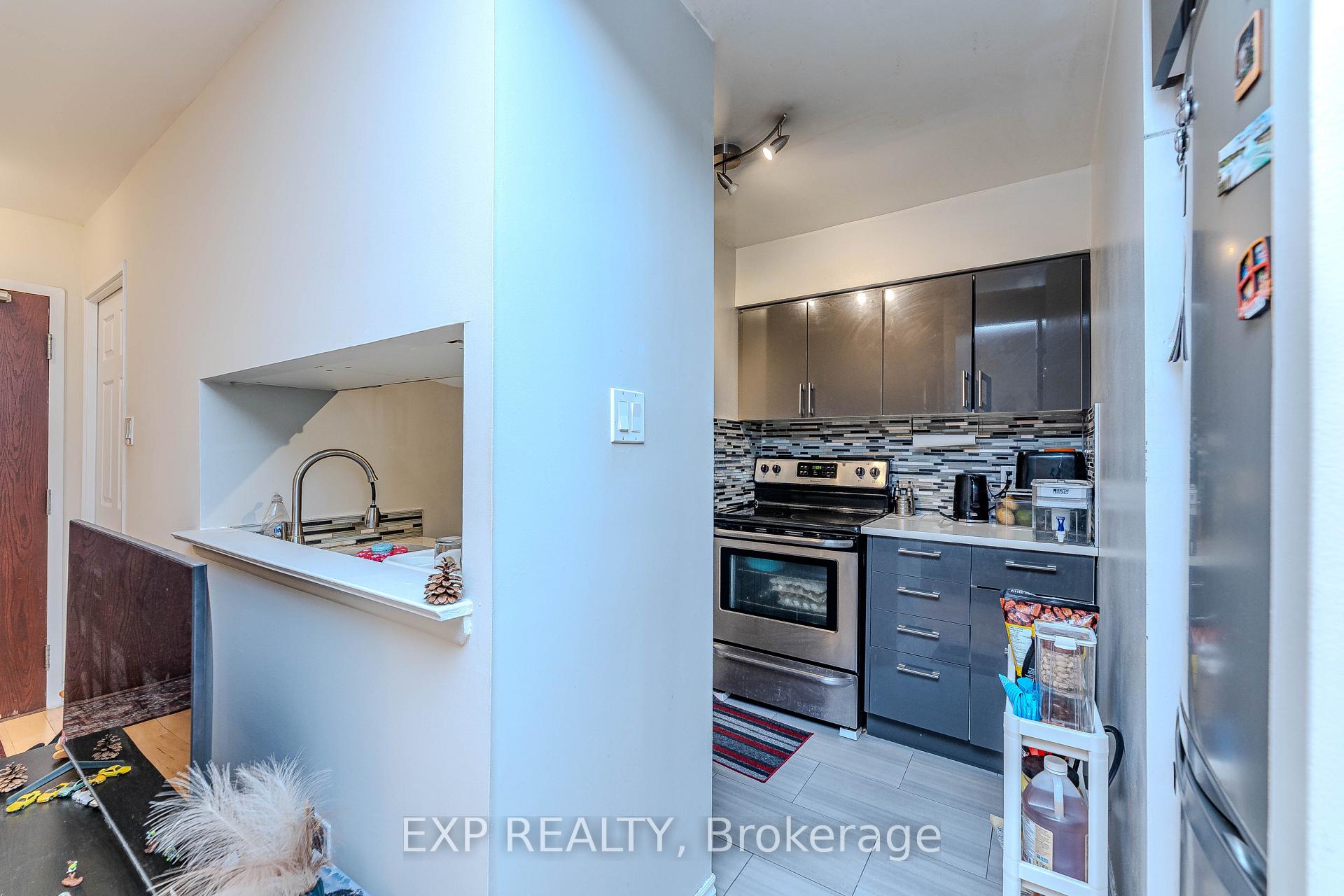 Photo 5 of Unit 1515, 1055 Bay Street, Toronto, Bay Street Corridor — HOMEH