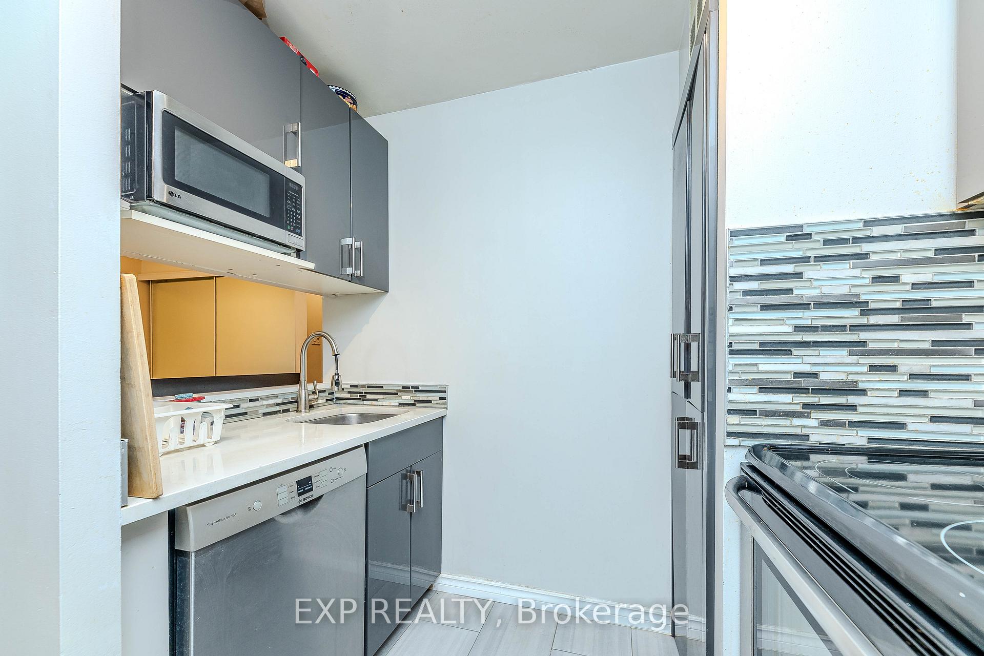 Photo 7 of Unit 1515, 1055 Bay Street, Toronto, Bay Street Corridor — HOMEH