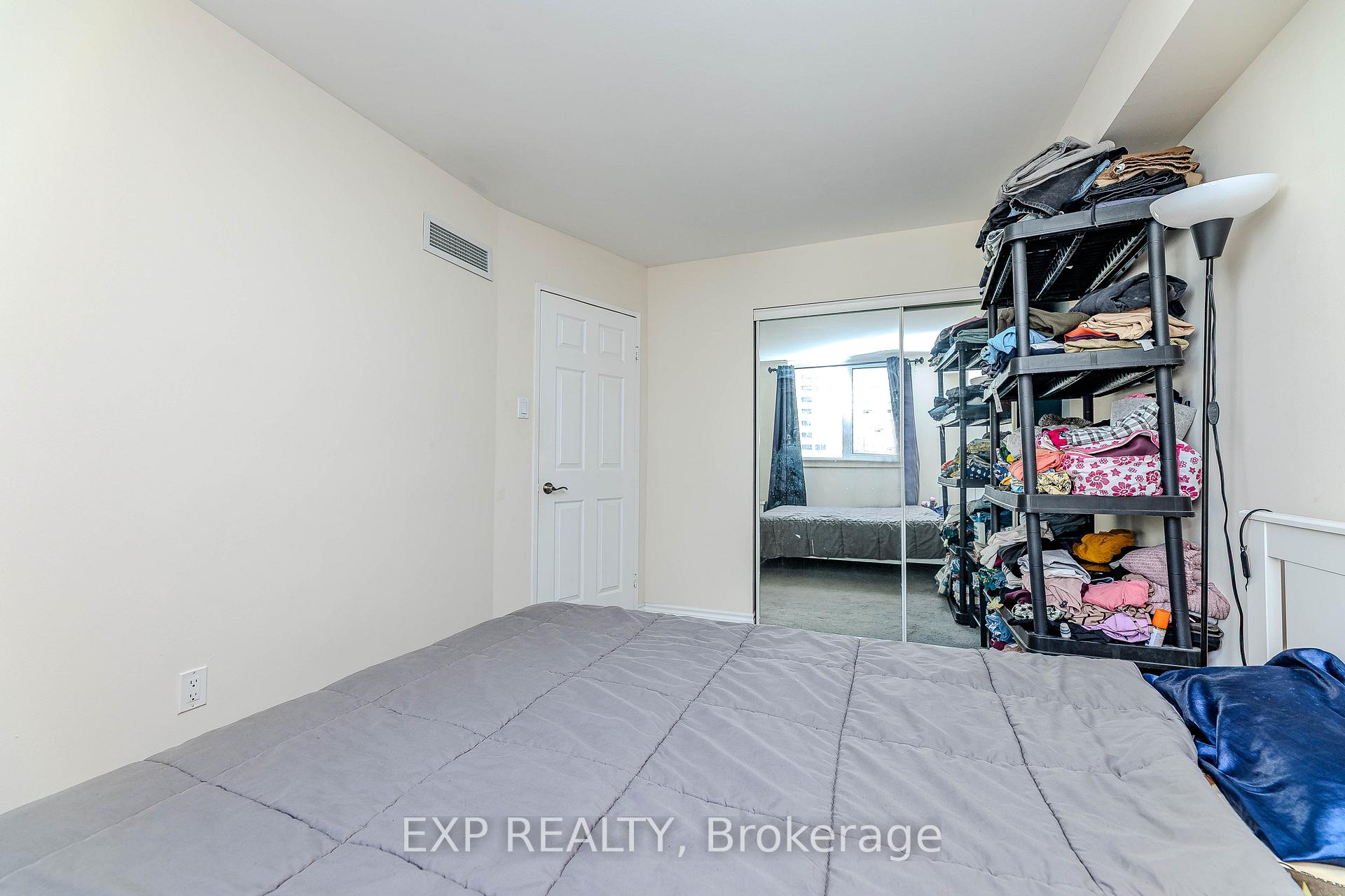 Photo 9 of Unit 1515, 1055 Bay Street, Toronto, Bay Street Corridor — HOMEH