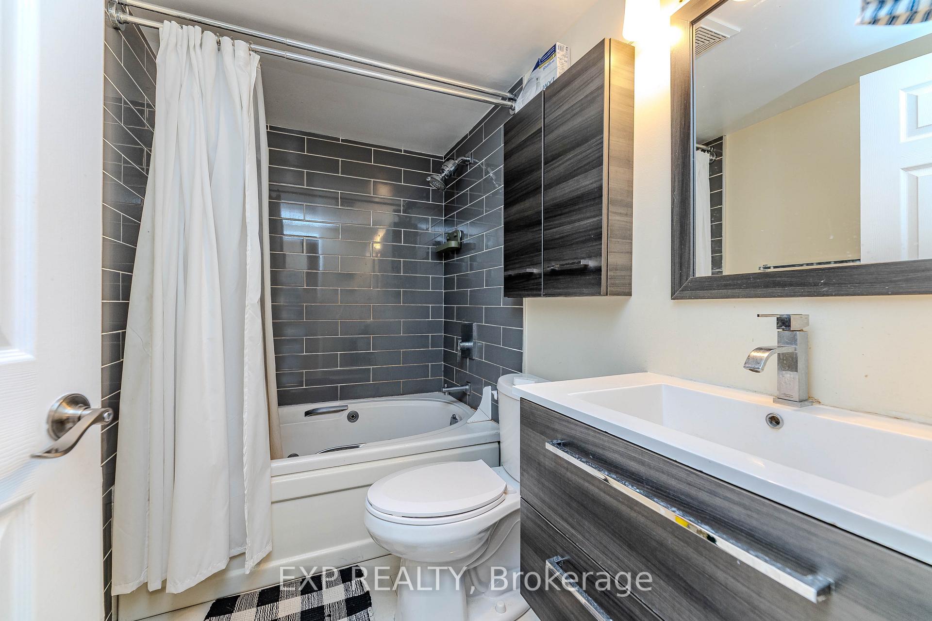 Photo 10 of Unit 1515, 1055 Bay Street, Toronto, Bay Street Corridor — HOMEH