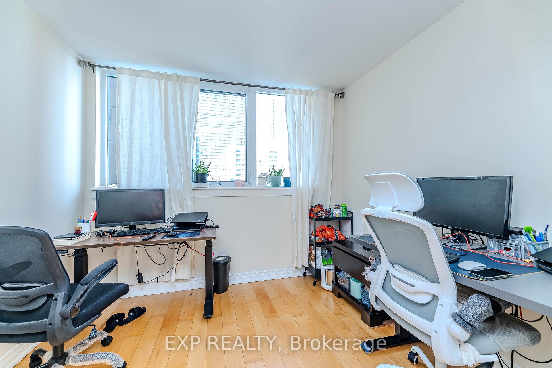 Photo 11 of Unit 1515, 1055 Bay Street, Toronto, Bay Street Corridor — HOMEH