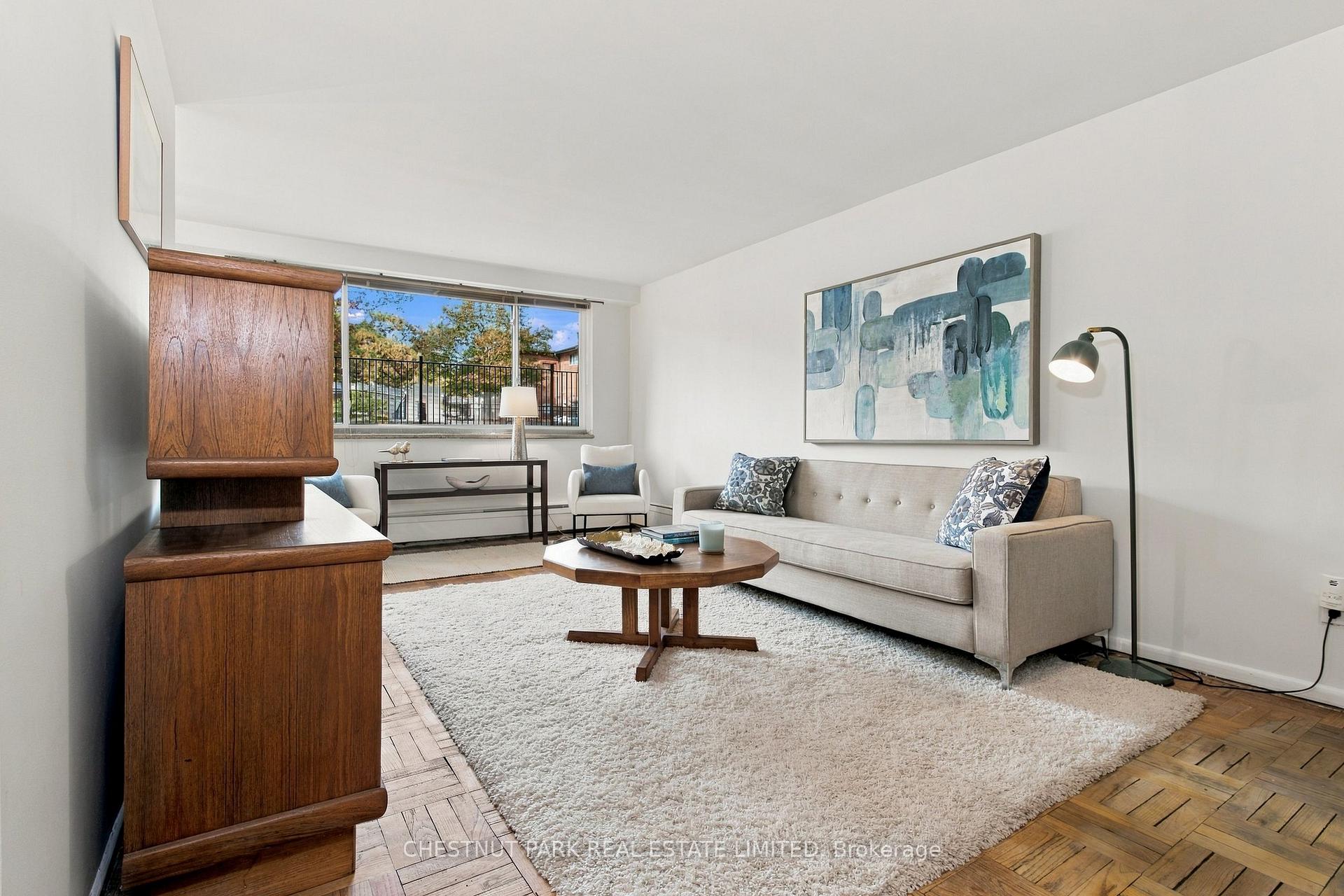 Photo 2 of 158 Crescent Road, Toronto, Rosedale-Moore Park — HOMEH