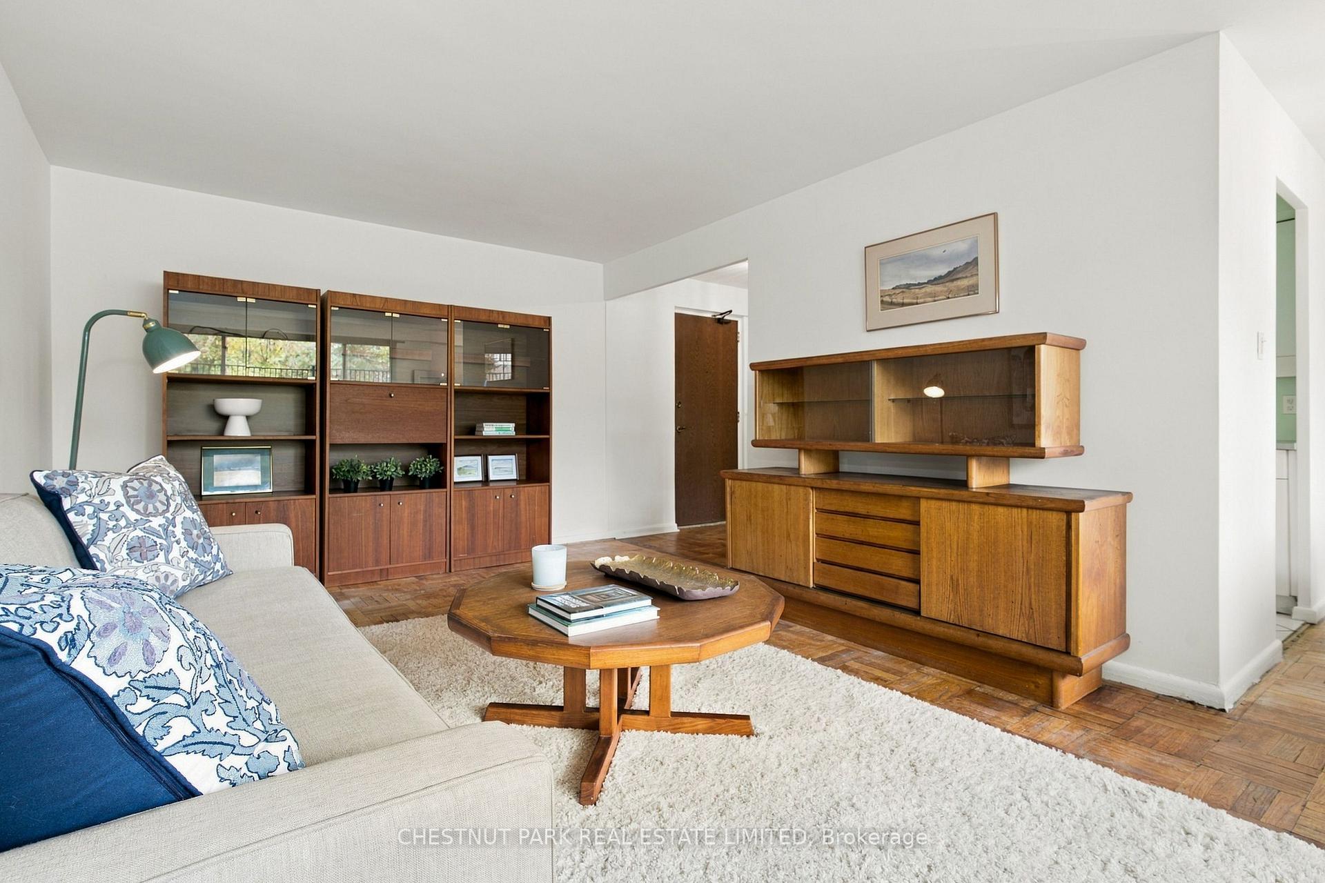 Photo 5 of 158 Crescent Road, Toronto, Rosedale-Moore Park — HOMEH