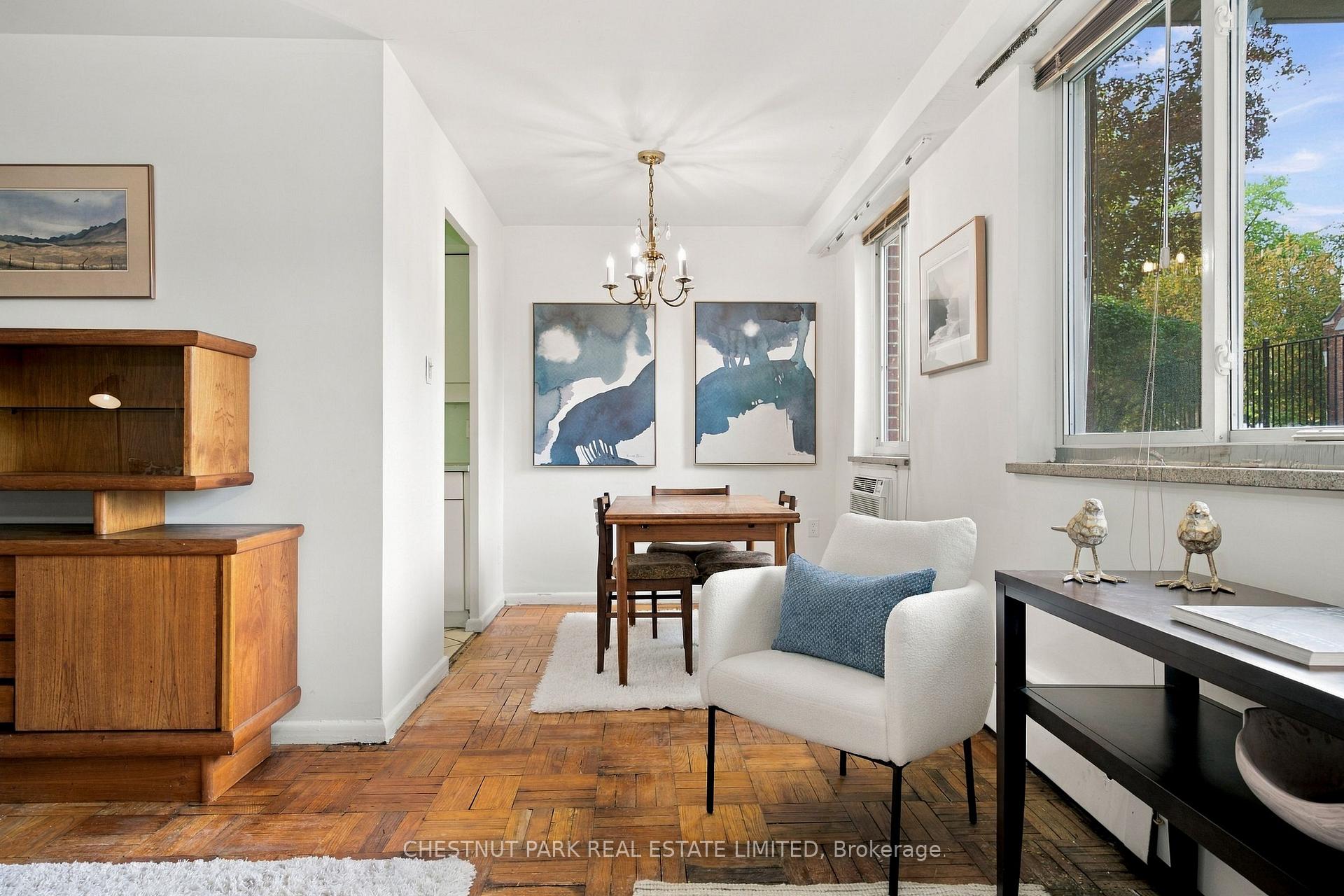 Photo 6 of 158 Crescent Road, Toronto, Rosedale-Moore Park — HOMEH
