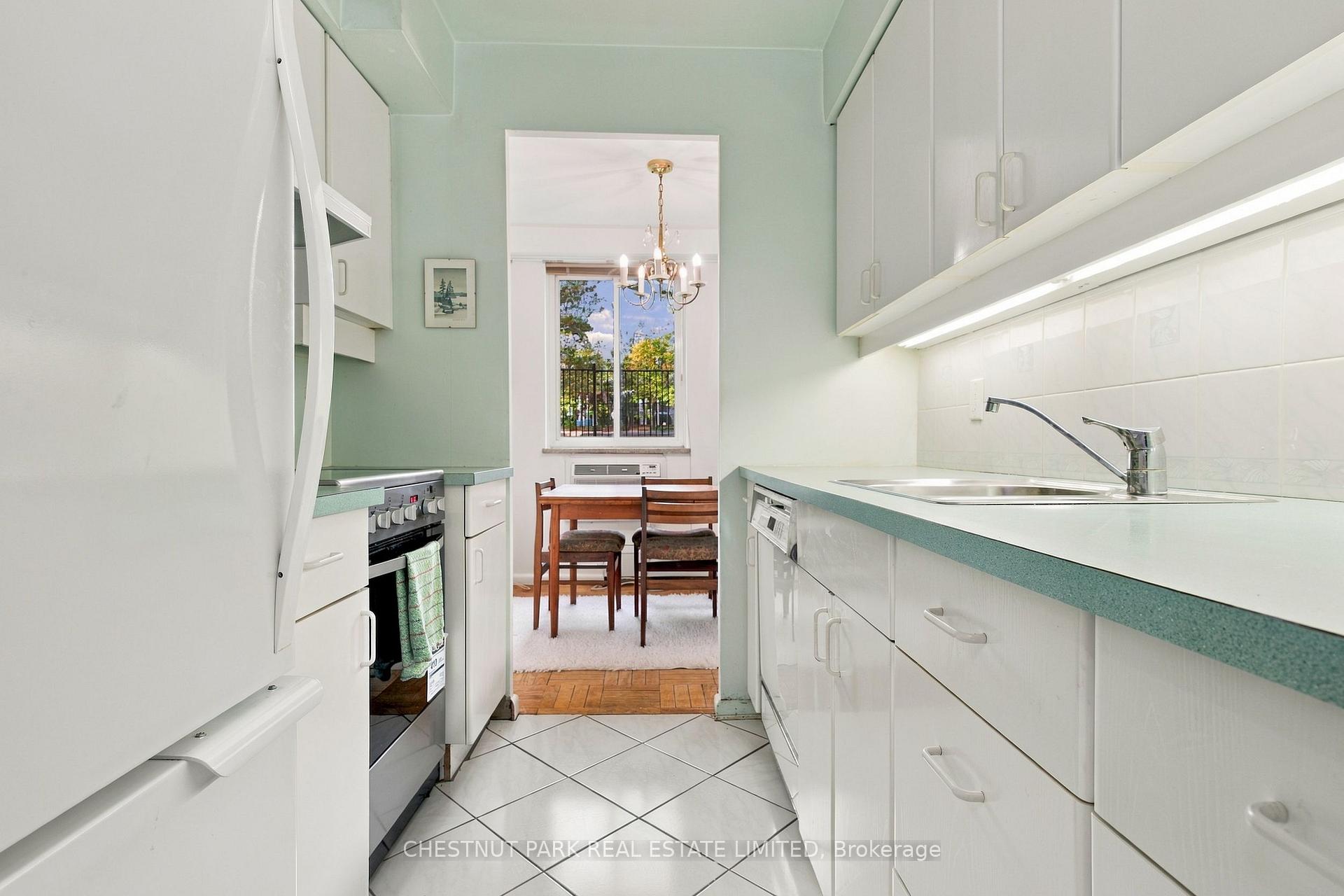 Photo 9 of 158 Crescent Road, Toronto, Rosedale-Moore Park — HOMEH