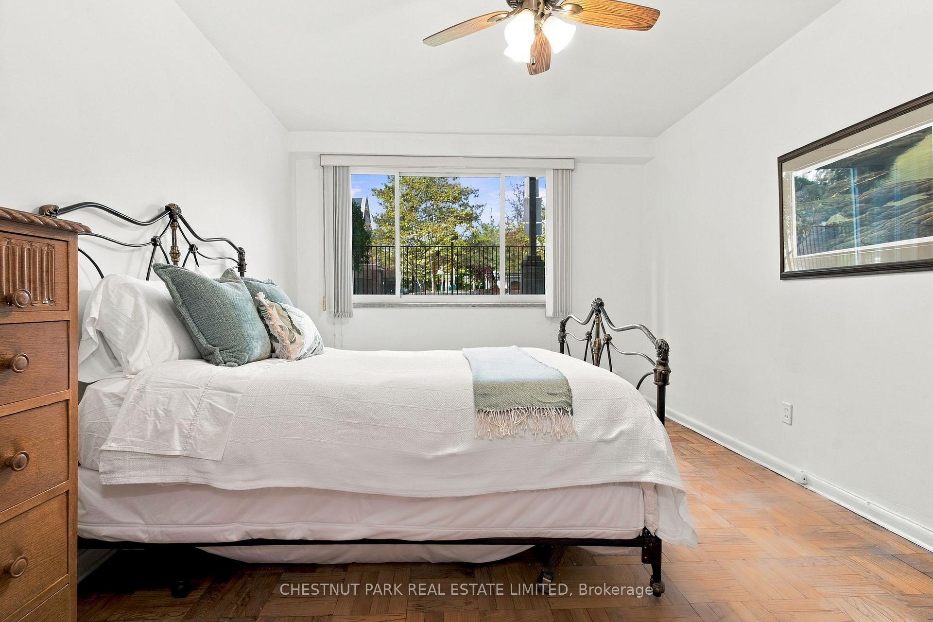 Photo 11 of 158 Crescent Road, Toronto, Rosedale-Moore Park — HOMEH
