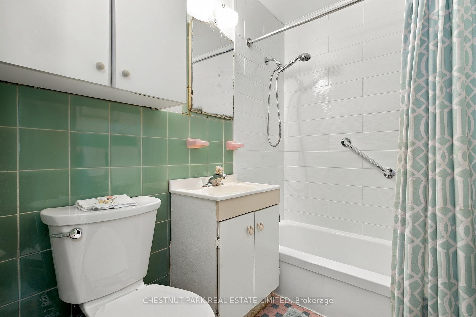 Photo 15 of 158 Crescent Road, Toronto, Rosedale-Moore Park — HOMEH