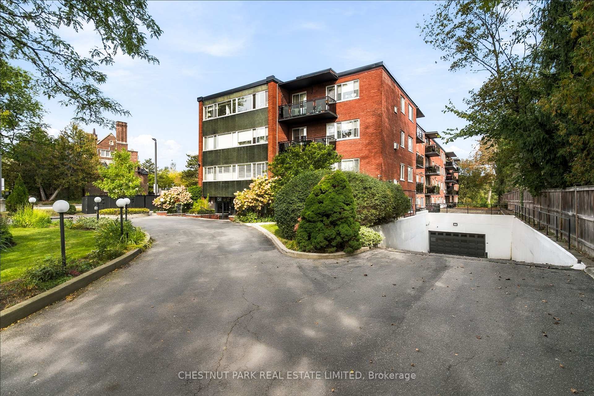 Photo 16 of 158 Crescent Road, Toronto, Rosedale-Moore Park — HOMEH