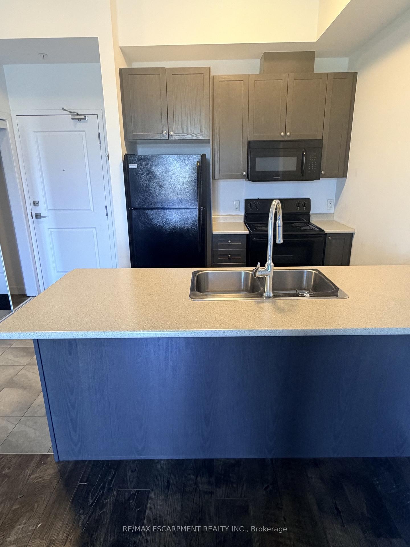 Photo 7 of Unit 408, 5010 Corporate Drive, Burlington, Uptown — HOMEH