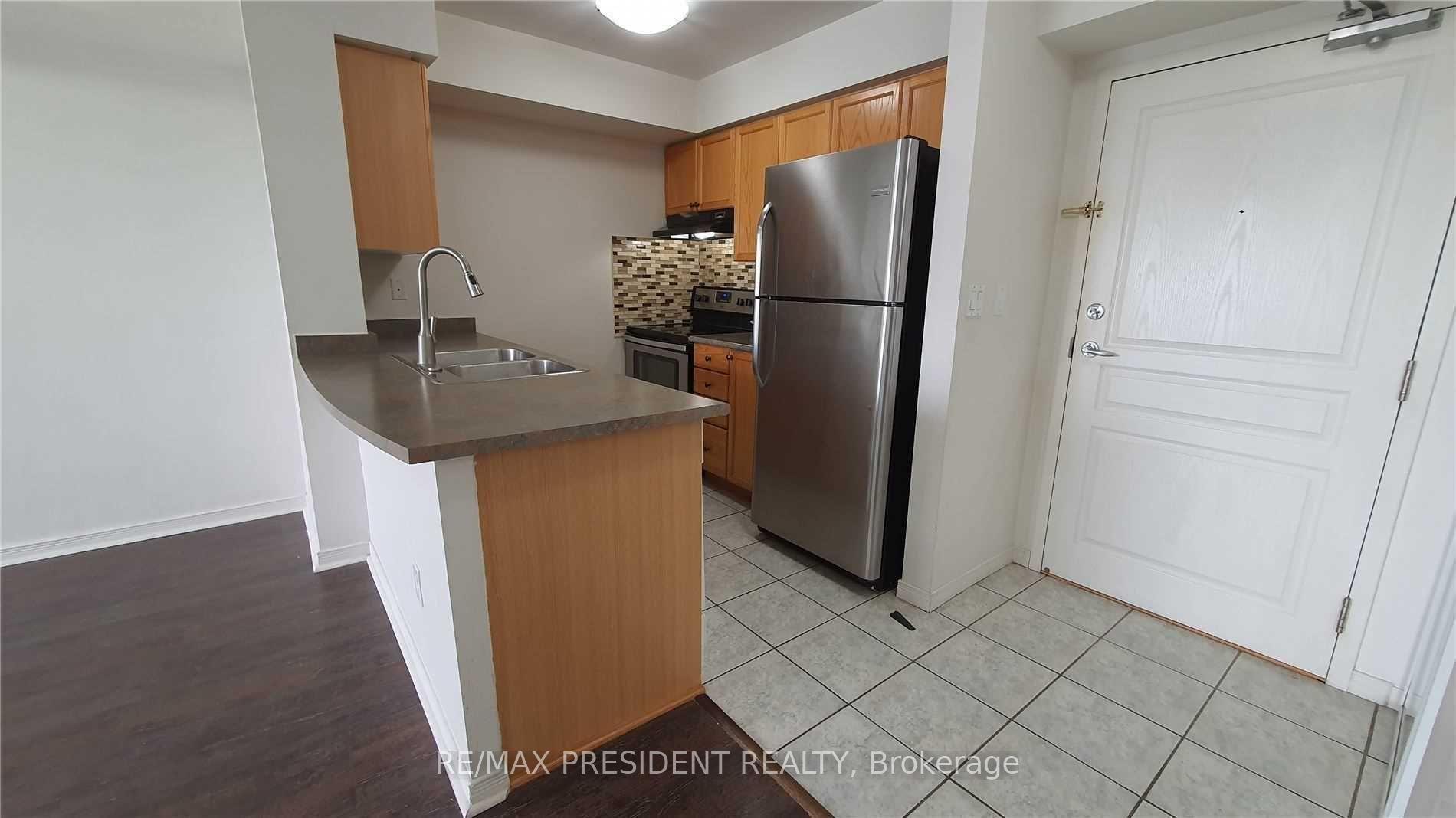 Photo 6 of Unit 501, 300 Ray Lawson Boulevard, Brampton, Fletcher's Creek South — HOMEH