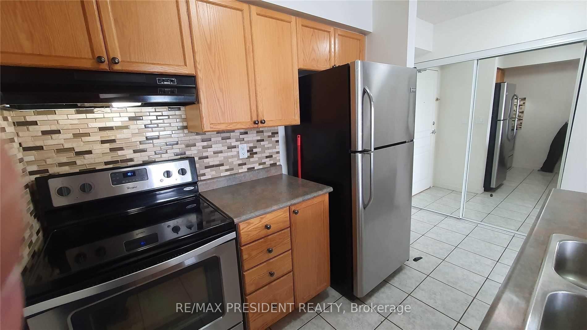 Photo 7 of Unit 501, 300 Ray Lawson Boulevard, Brampton, Fletcher's Creek South — HOMEH