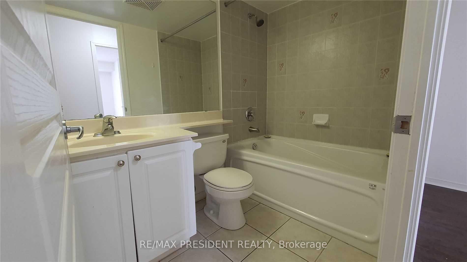 Photo 10 of Unit 501, 300 Ray Lawson Boulevard, Brampton, Fletcher's Creek South — HOMEH