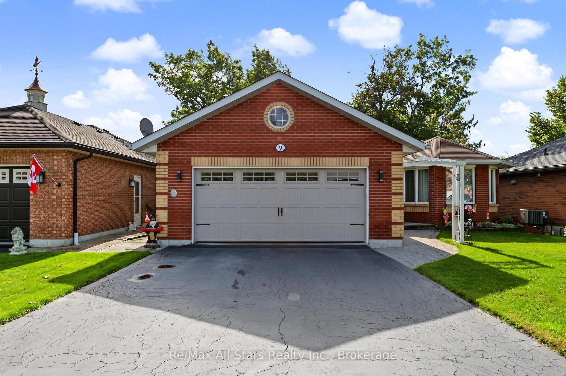 Photo 3 of 9 Hillview Drive, Kawartha Lakes, Bobcaygeon — HOMEH