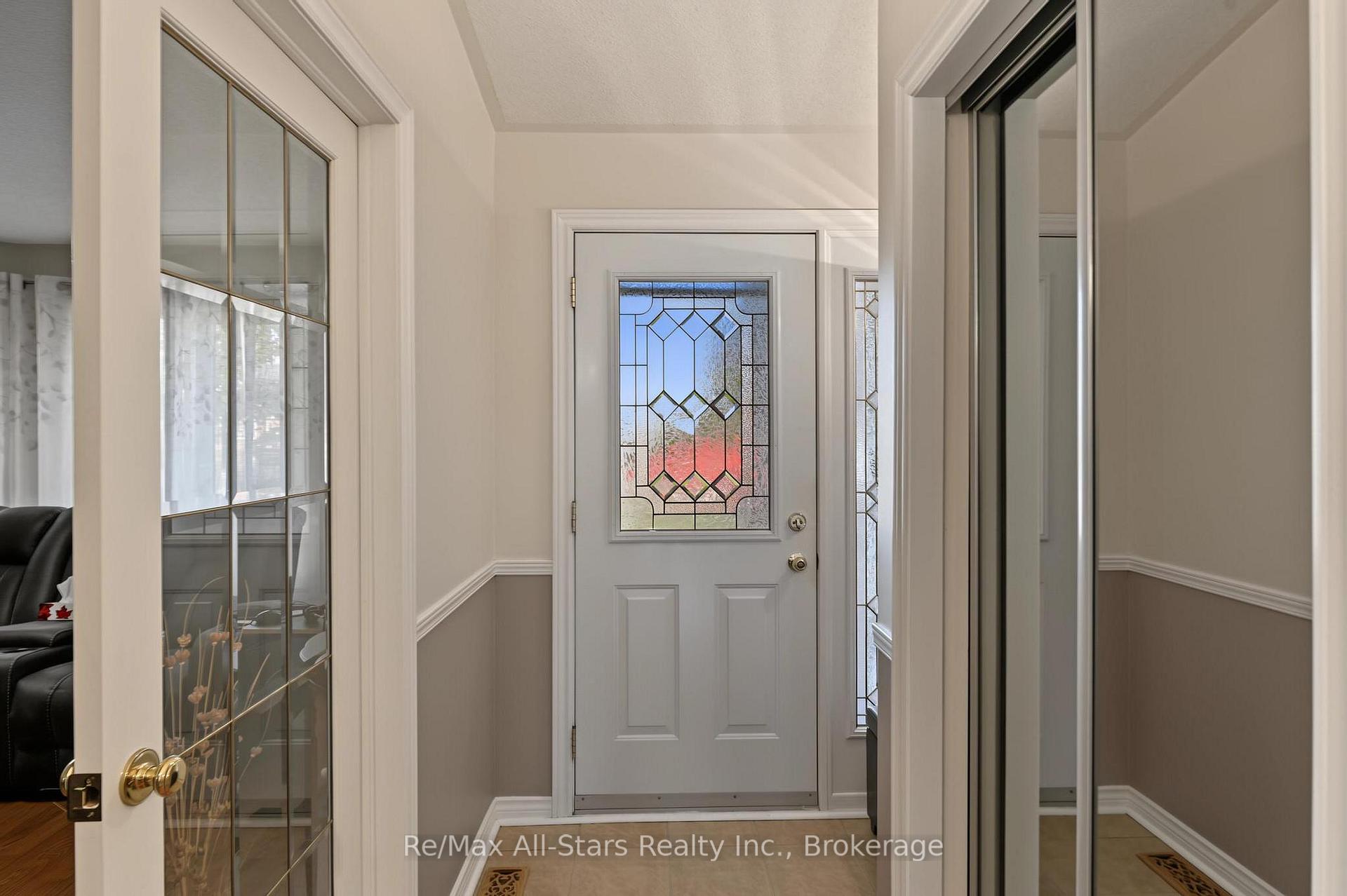 Photo 6 of 9 Hillview Drive, Kawartha Lakes, Bobcaygeon — HOMEH