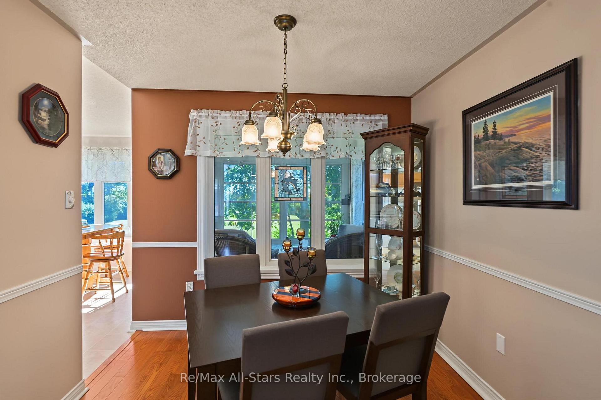 Photo 11 of 9 Hillview Drive, Kawartha Lakes, Bobcaygeon — HOMEH