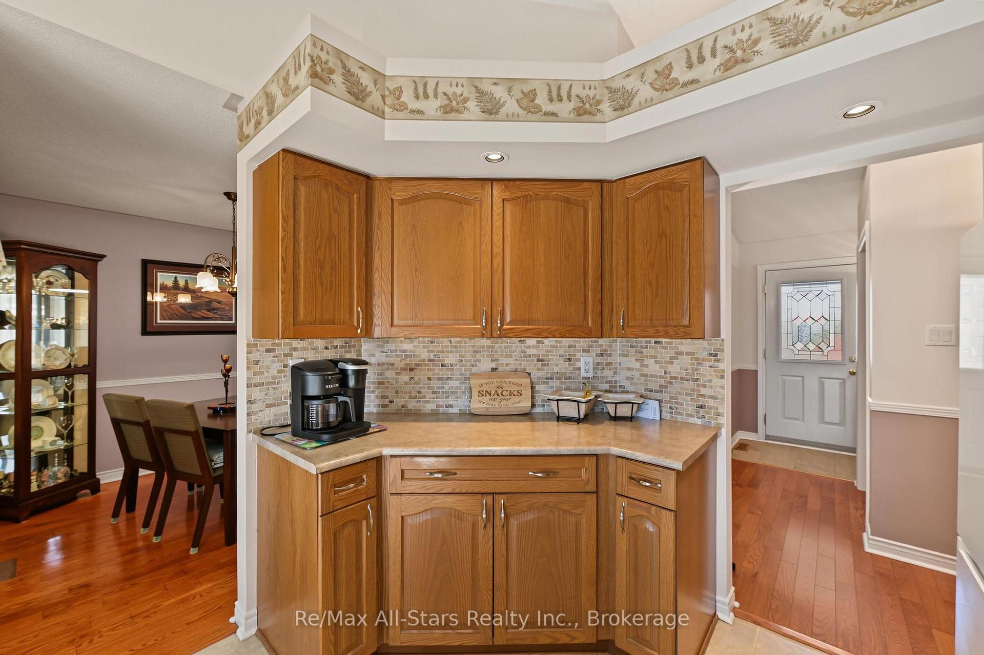 Photo 16 of 9 Hillview Drive, Kawartha Lakes, Bobcaygeon — HOMEH