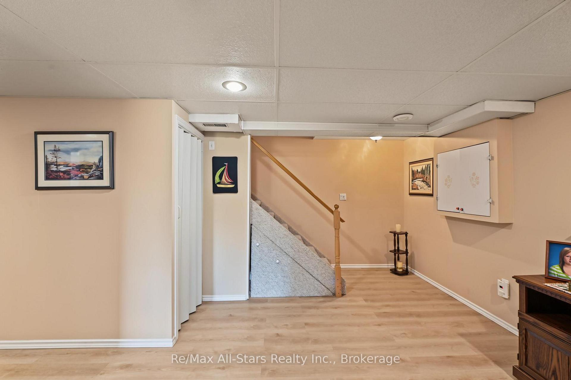 Photo 27 of 9 Hillview Drive, Kawartha Lakes, Bobcaygeon — HOMEH