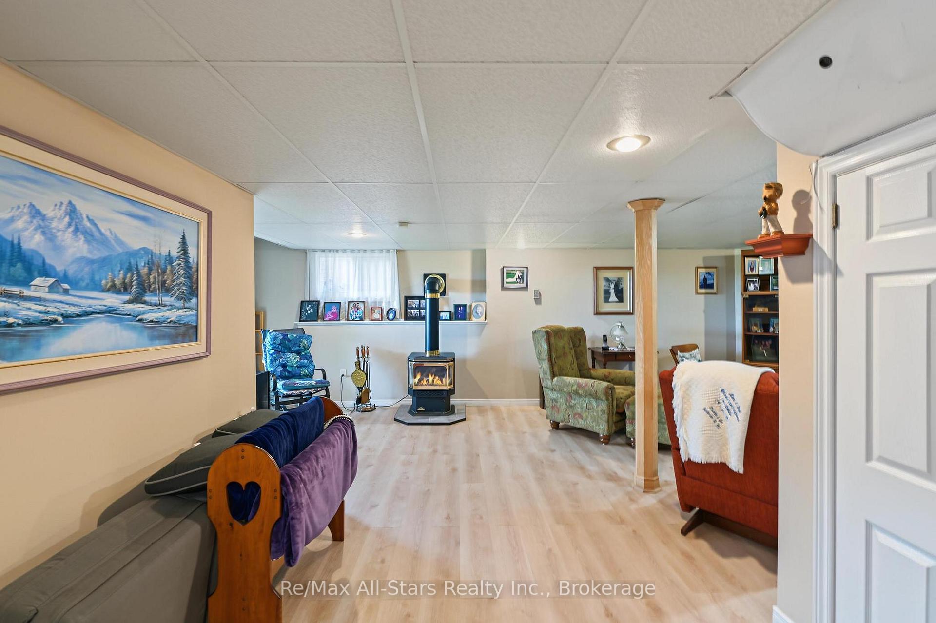 Photo 32 of 9 Hillview Drive, Kawartha Lakes, Bobcaygeon — HOMEH