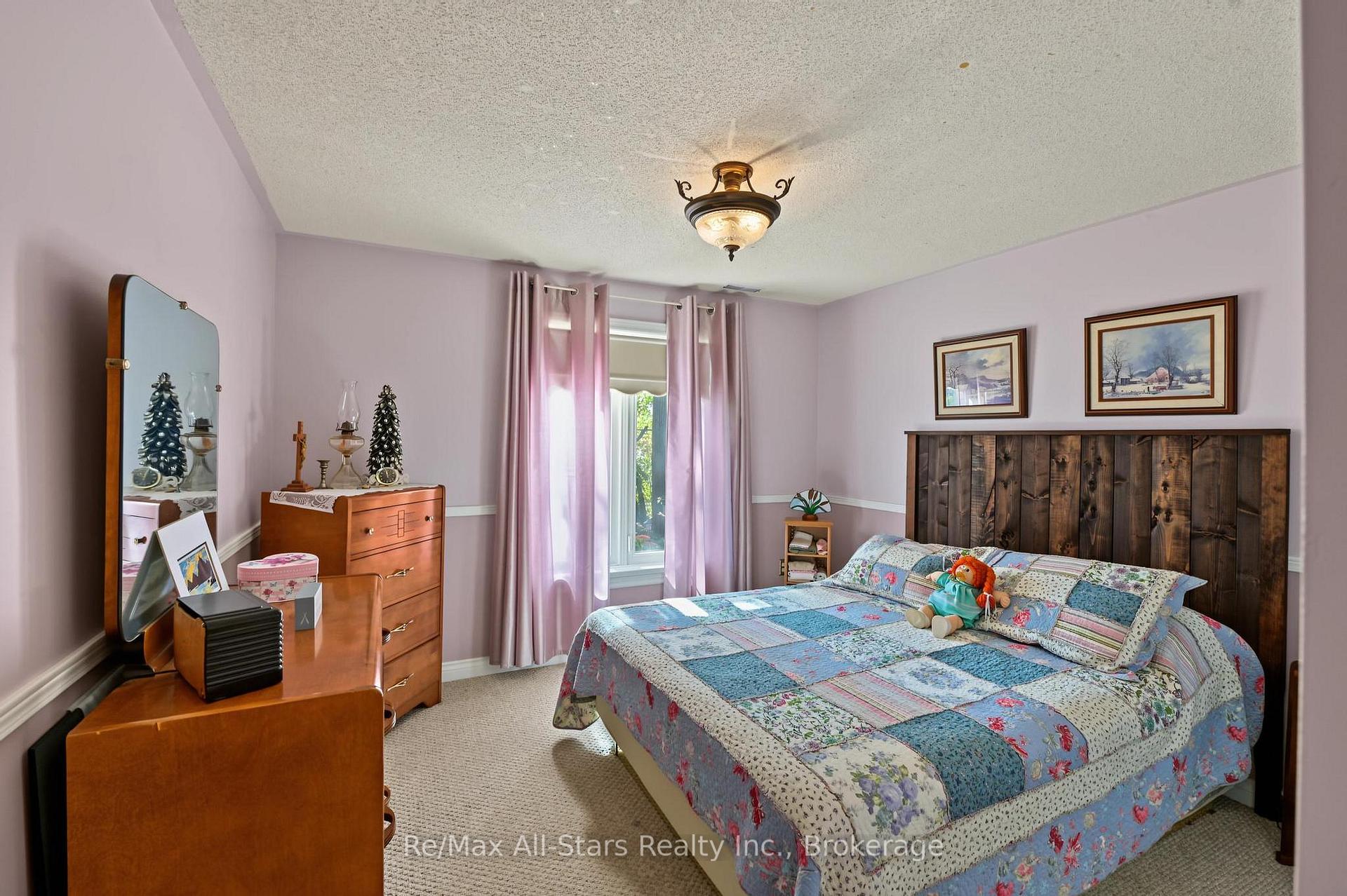 Photo 33 of 9 Hillview Drive, Kawartha Lakes, Bobcaygeon — HOMEH