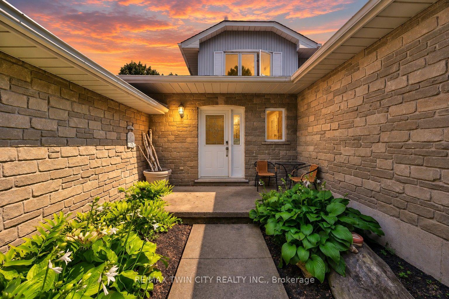 Photo 4 of 1 Danube Drive, Woolwich — HOMEH