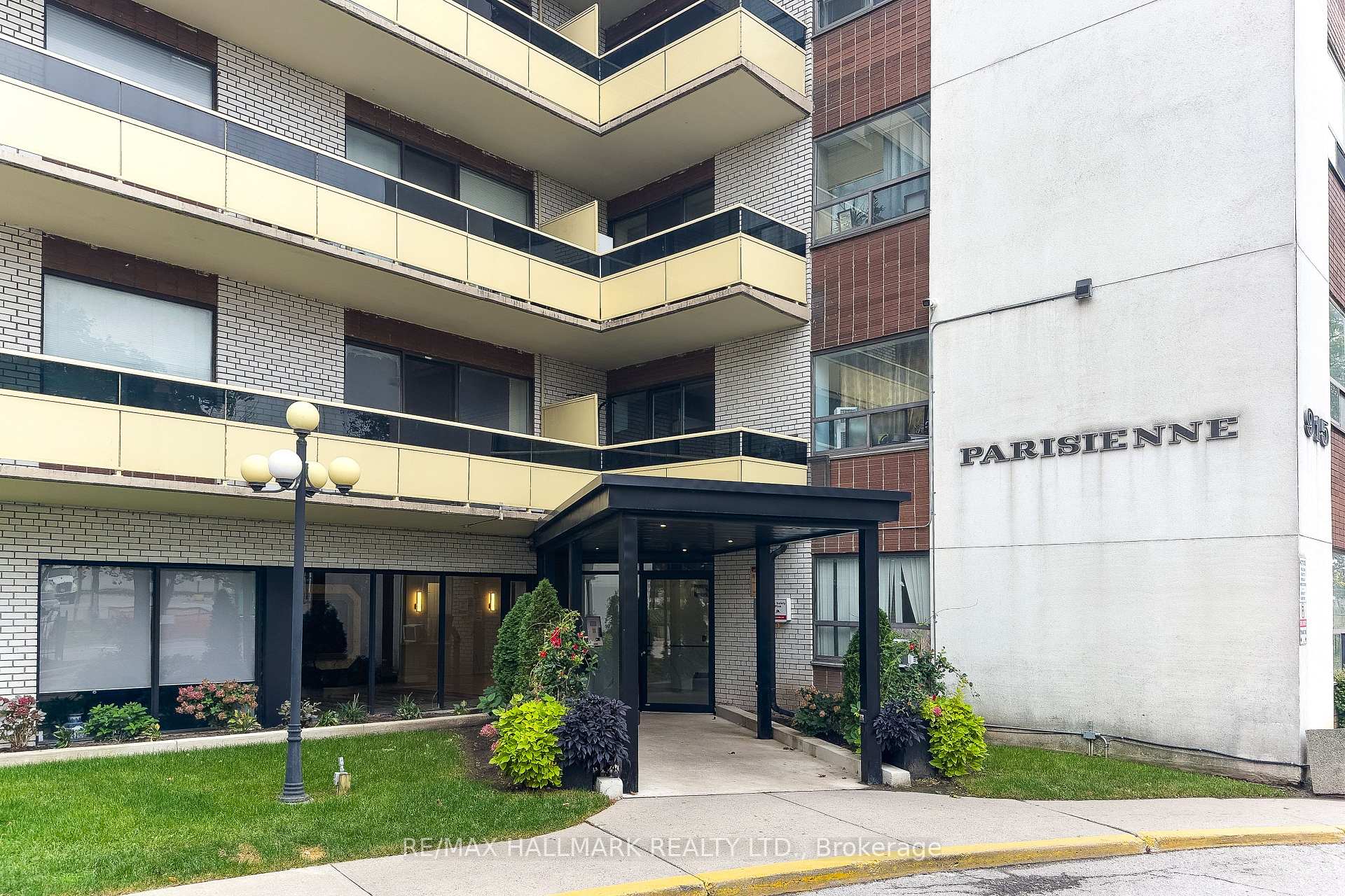 Photo of Unit 506, 915 Midland Avenue