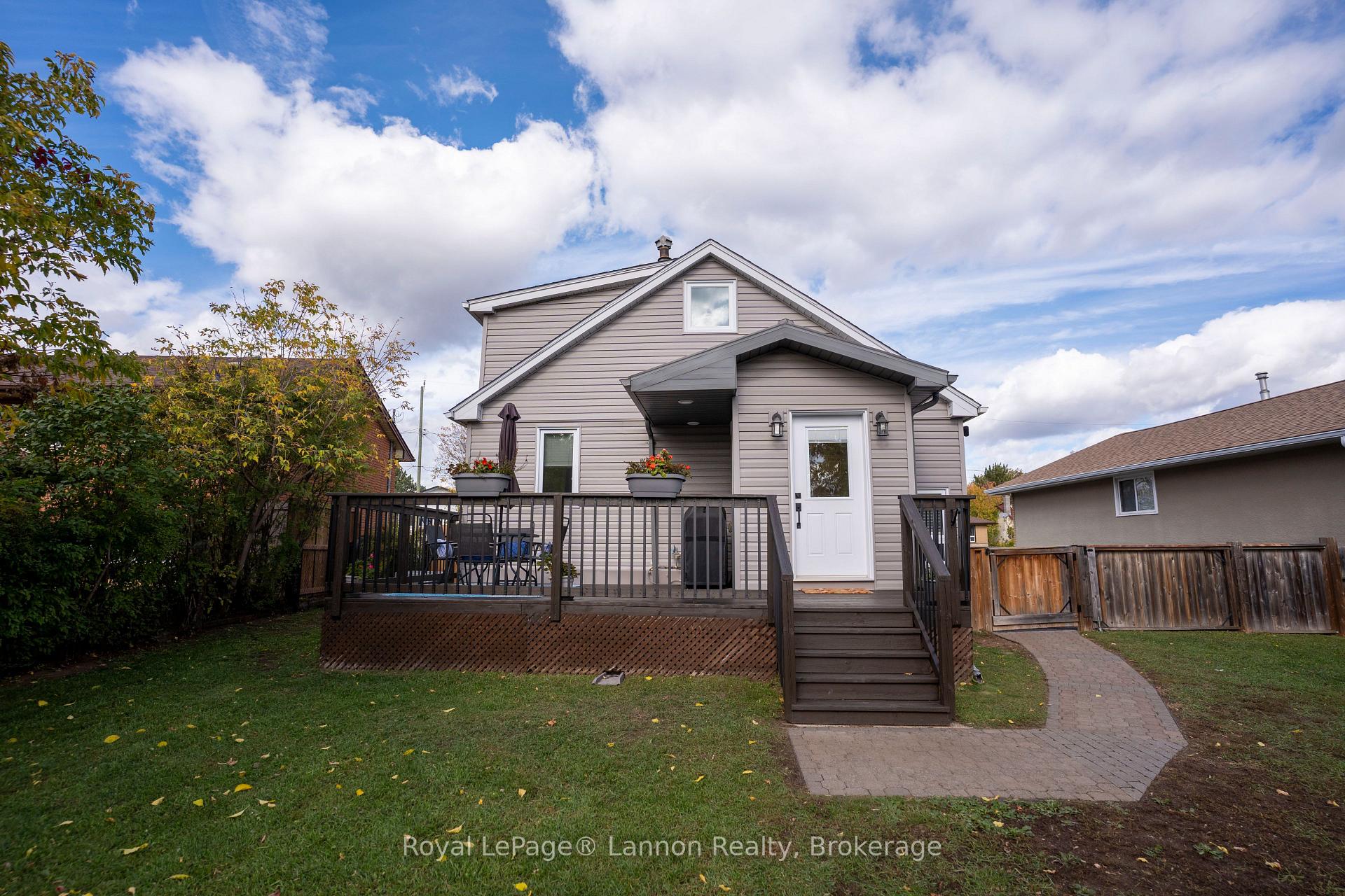 Photo 2 of 95 Oswald Street, Thunder Bay, Shuniah — HOMEH