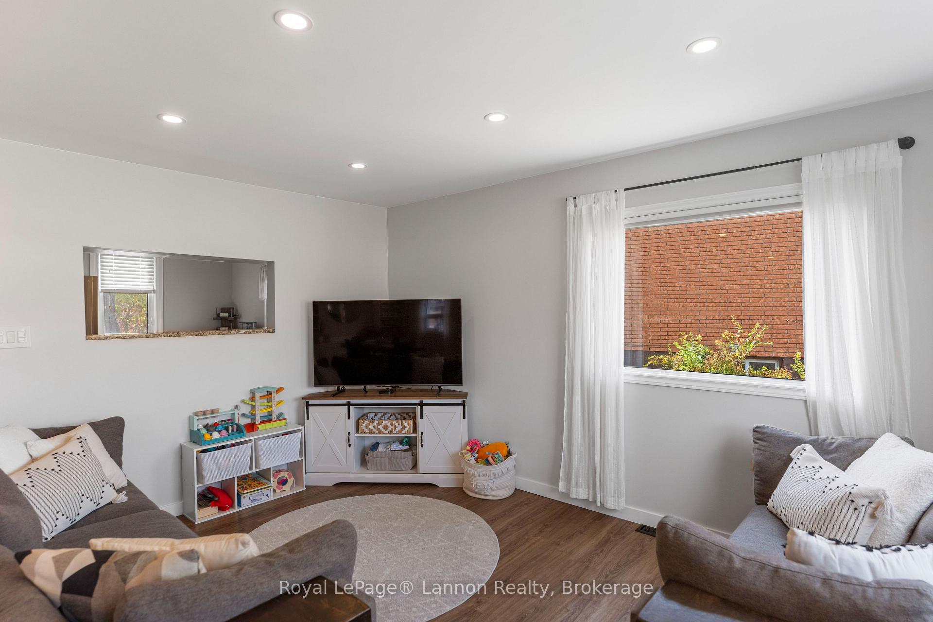 Photo 8 of 95 Oswald Street, Thunder Bay, Shuniah — HOMEH